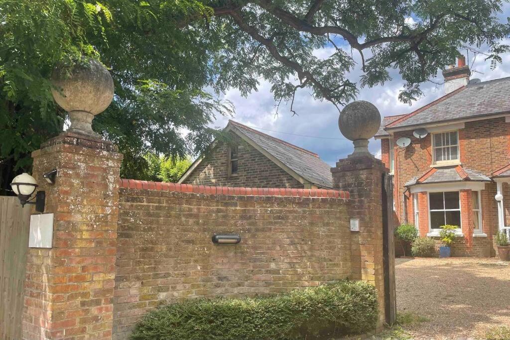 The Picturesque Sussex Cottage