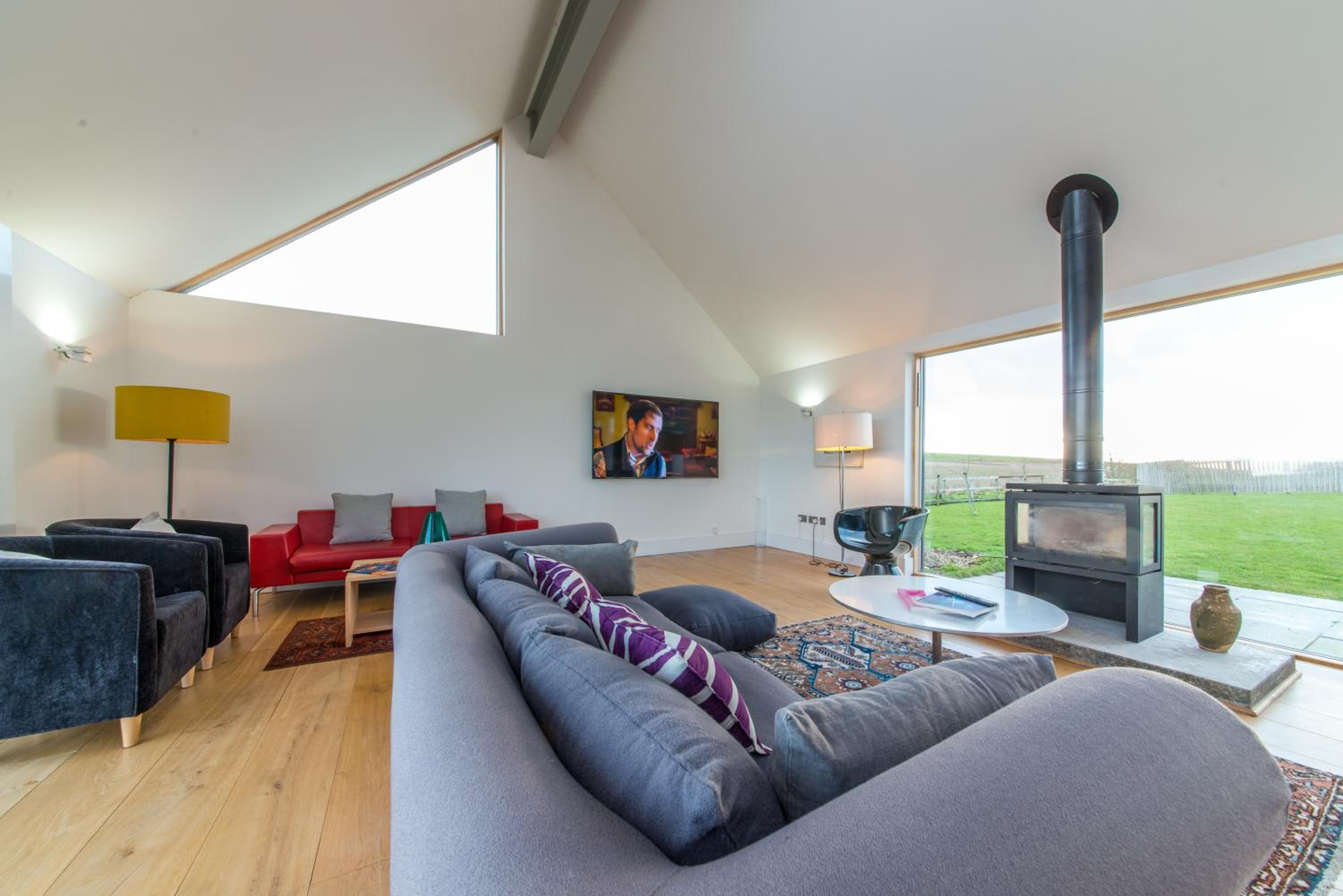 The Den, Architect Designed Barn, Beautiful Location