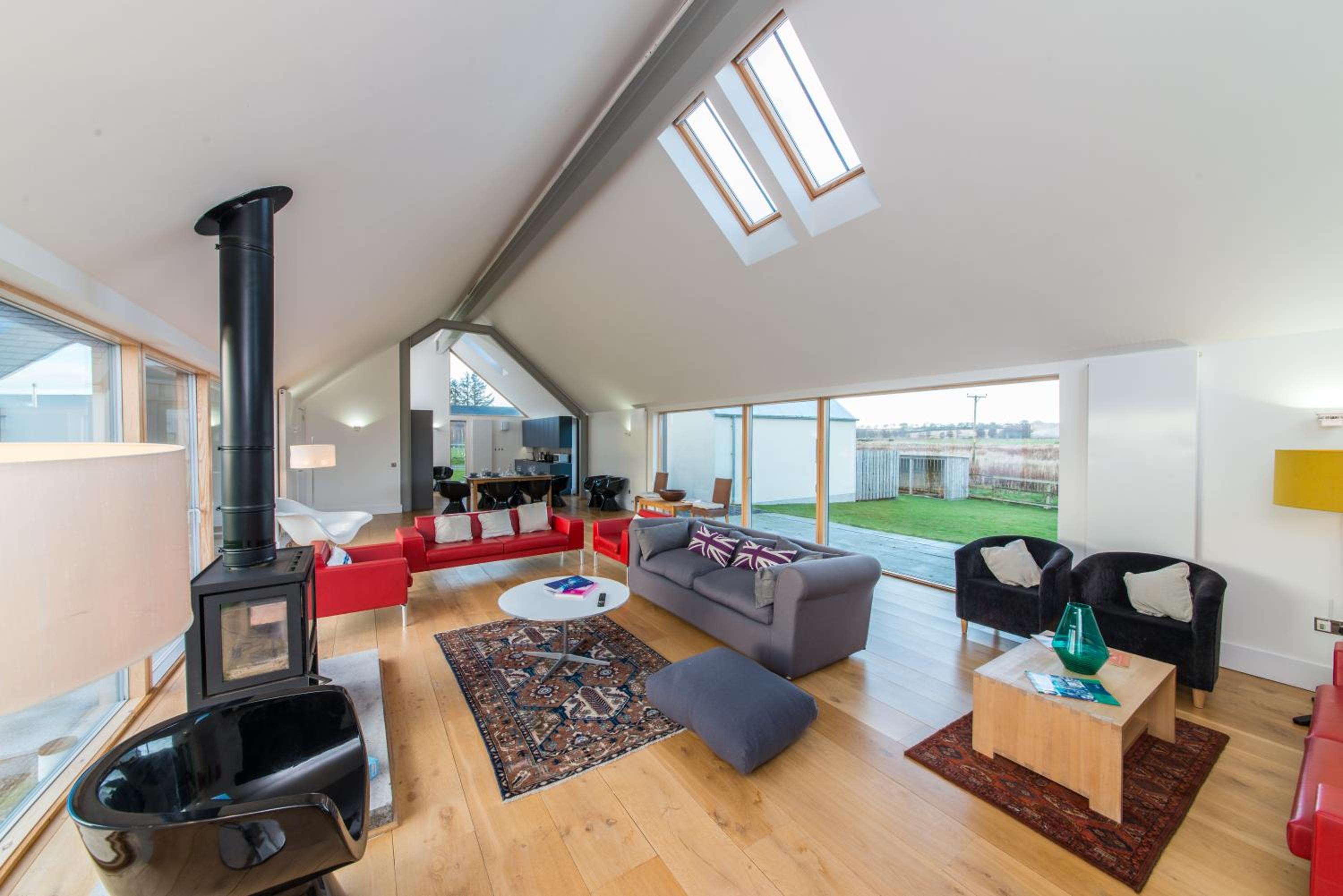 The Den, Architect Designed Barn, Beautiful Location