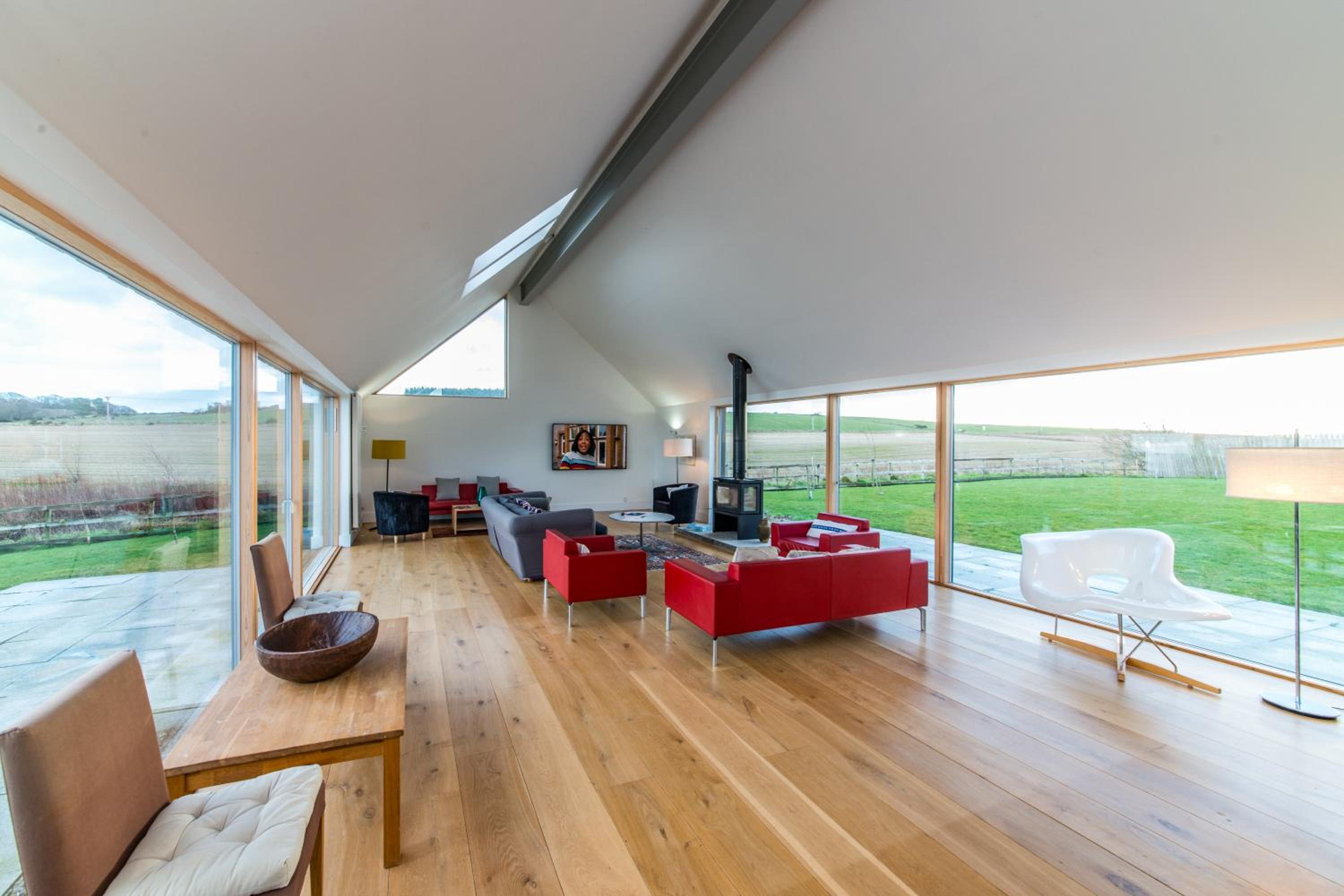 The Den, Architect Designed Barn, Beautiful Location