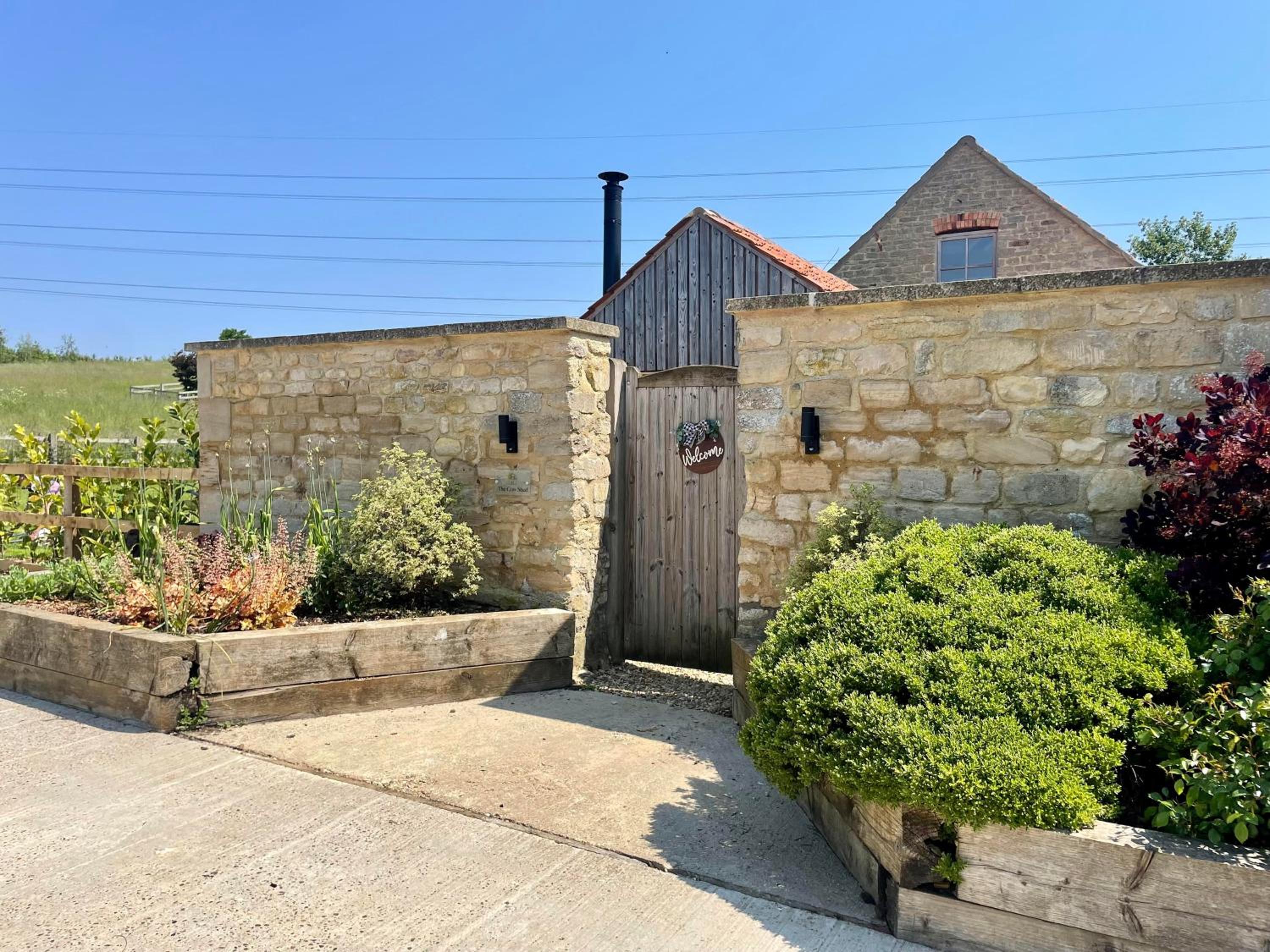 The Cow Shed - Rural Barn Conversion with Hot Tub view 3