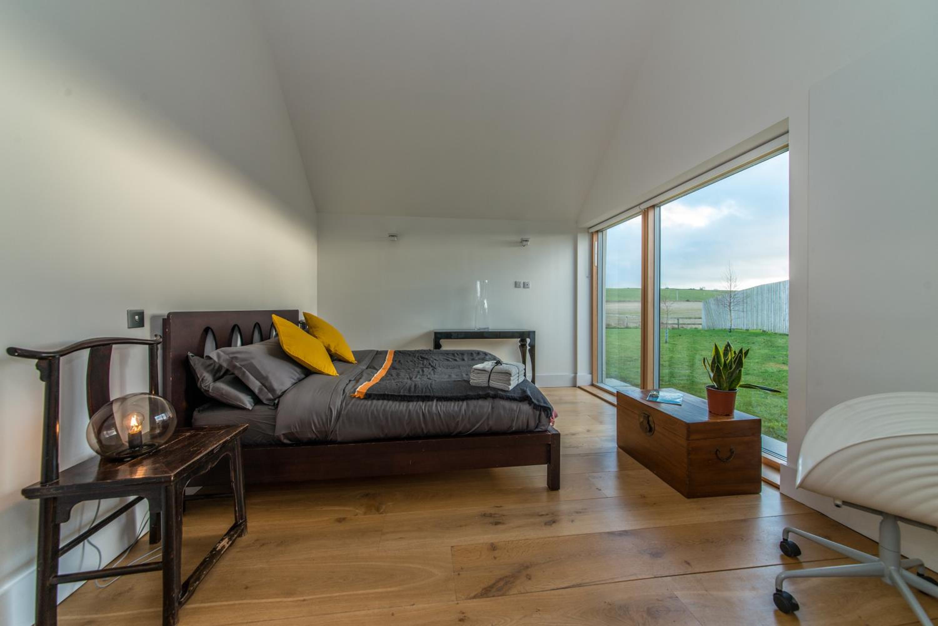 The Den, Architect Designed Barn, Beautiful Location
