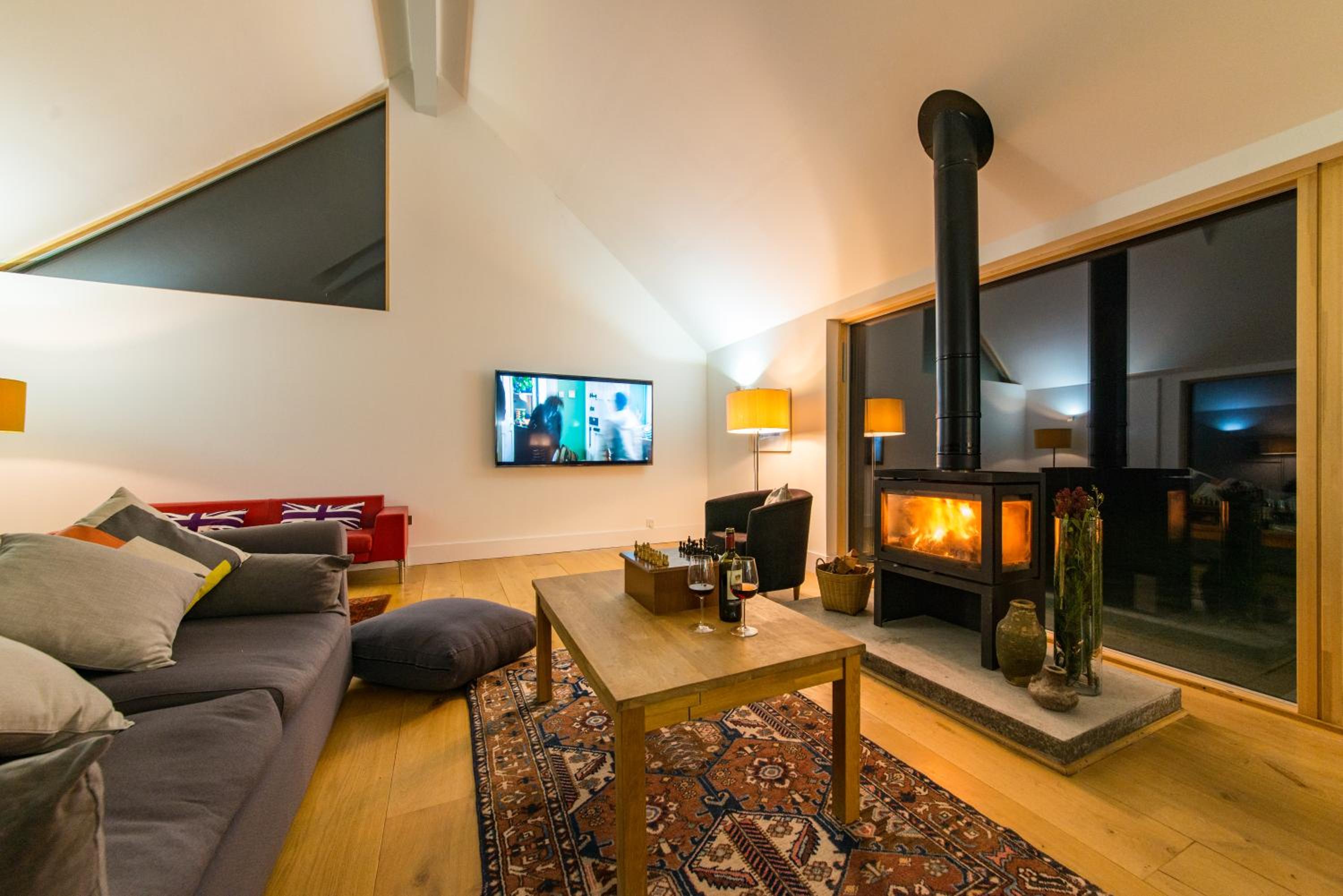 The Den, Architect Designed Barn, Beautiful Location