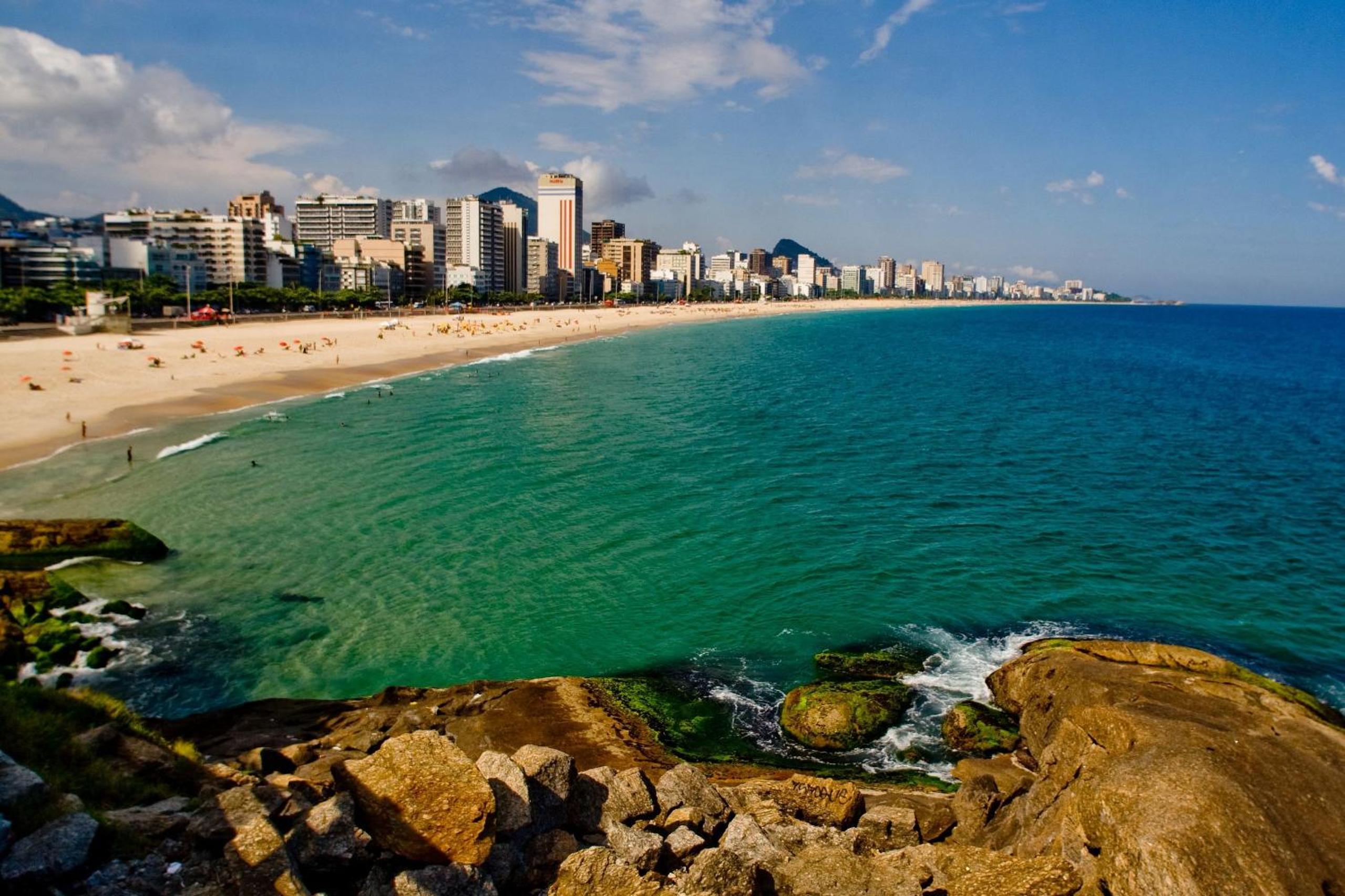 Leblon Flat Service 2 Bedrooms Sea View