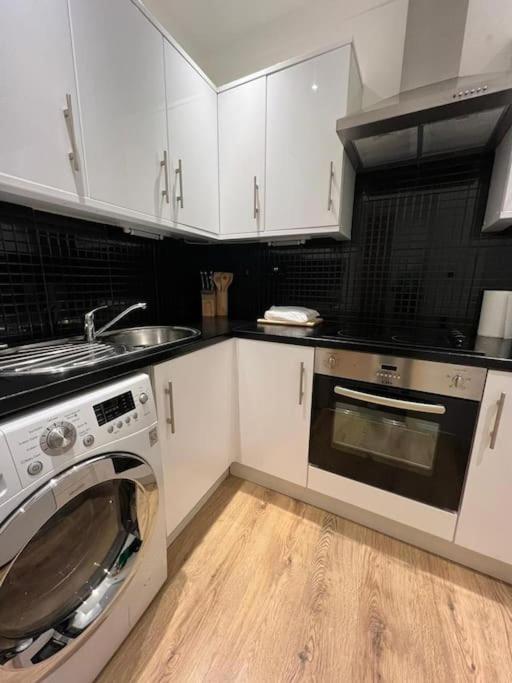 Spacious 2Bed/2Bath Flat next to London Eye