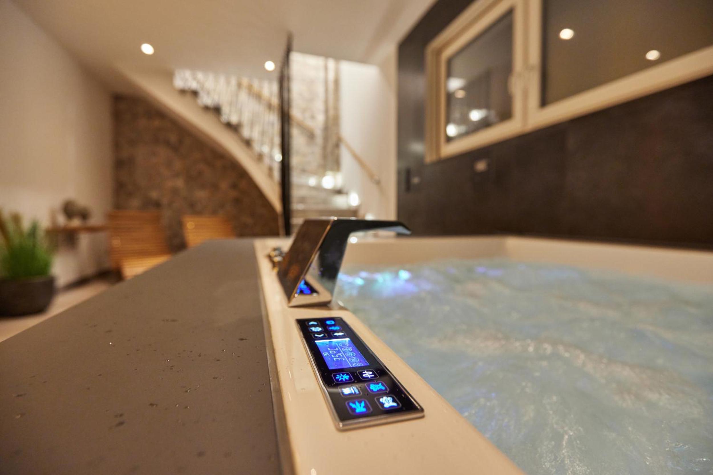 Private Spa & Garden Alpi mit Sauna und Whirlpool