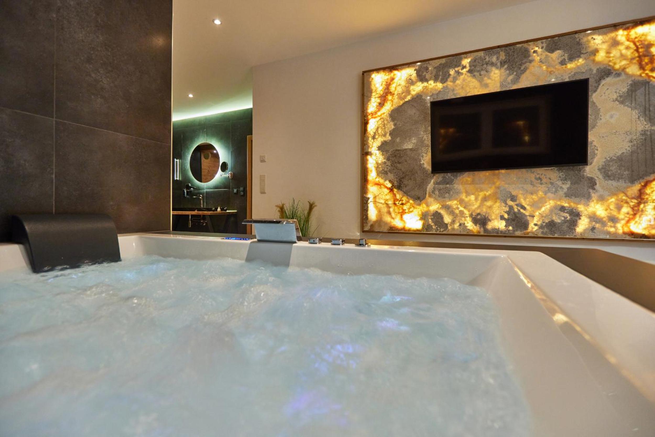 Private Spa & Garden Alpi mit Sauna und Whirlpool