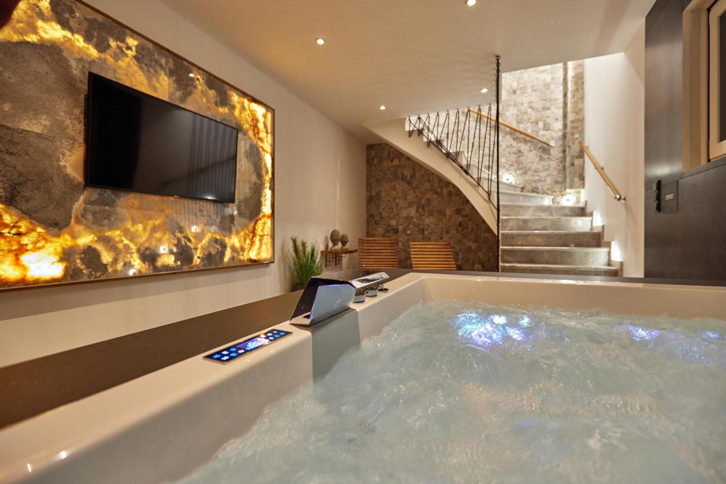 Private Spa & Garden Alpi mit Sauna und Whirlpool