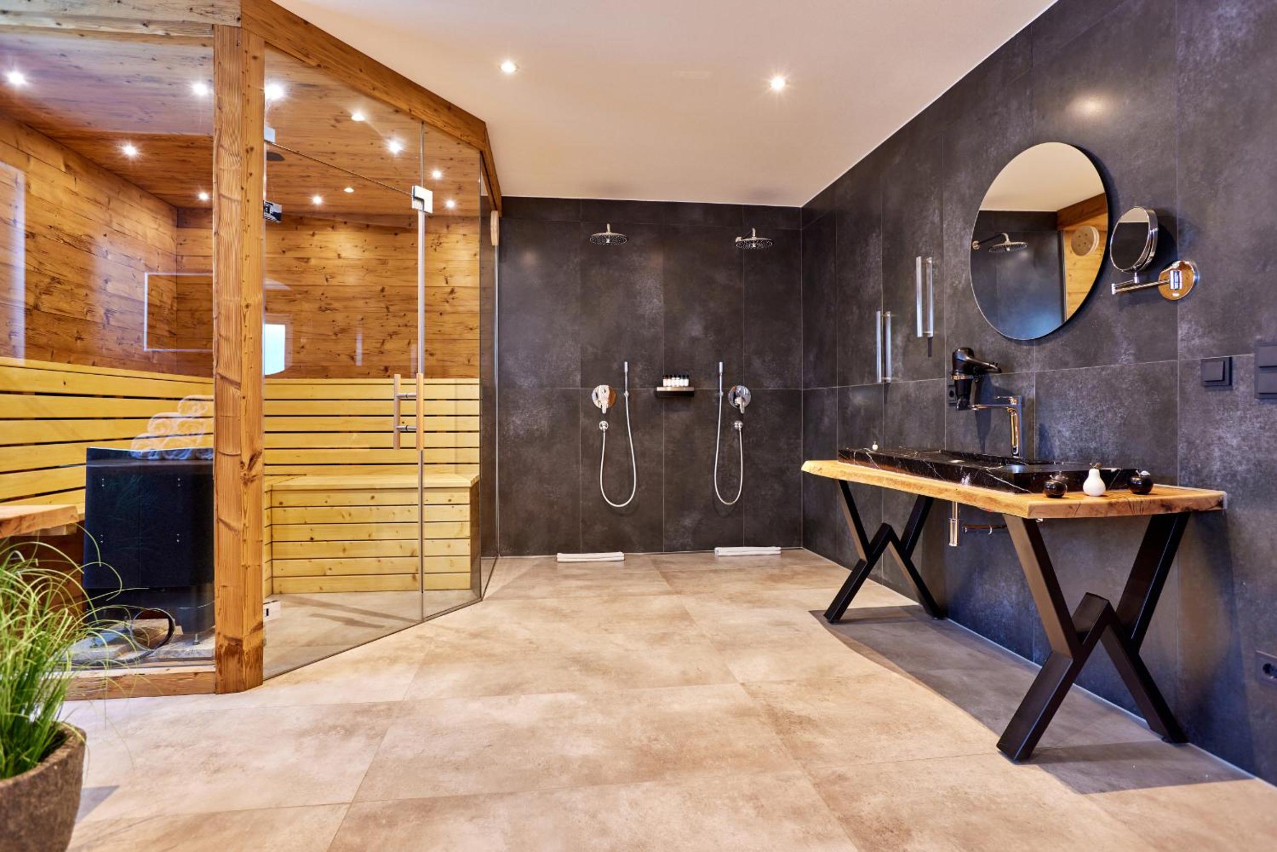 Private Spa & Garden Alpi mit Sauna und Whirlpool