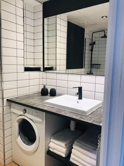 APARTAMENTO CANILLO Wifi-Parquing free-Terraza HUT1-5213