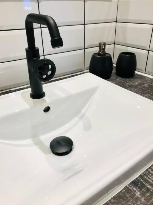 APARTAMENTO CANILLO Wifi-Parquing free-Terraza HUT1-5213