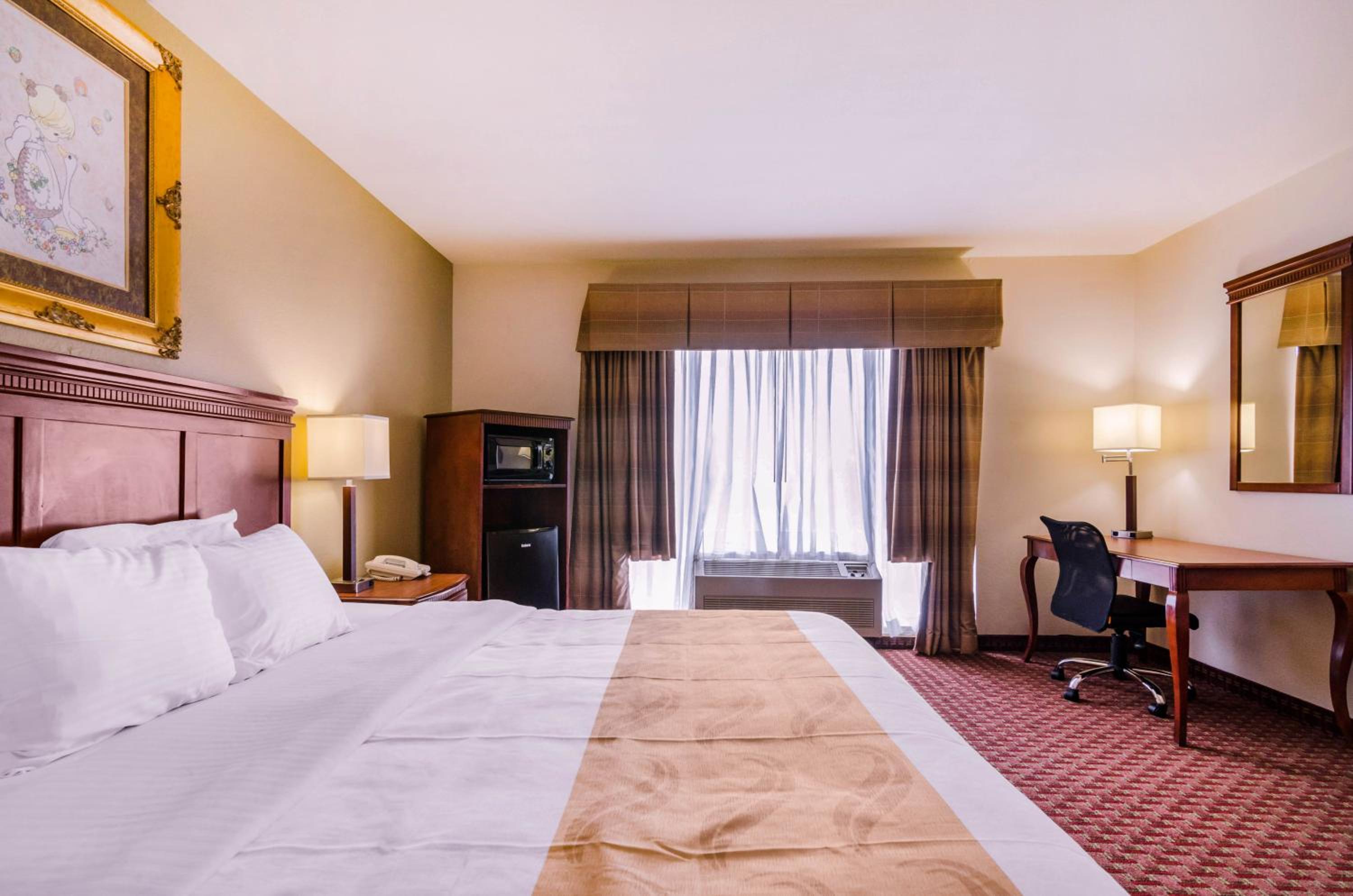 Quality Inn & Suites Carthage near Precious Moments Chapel, Fotografia 35