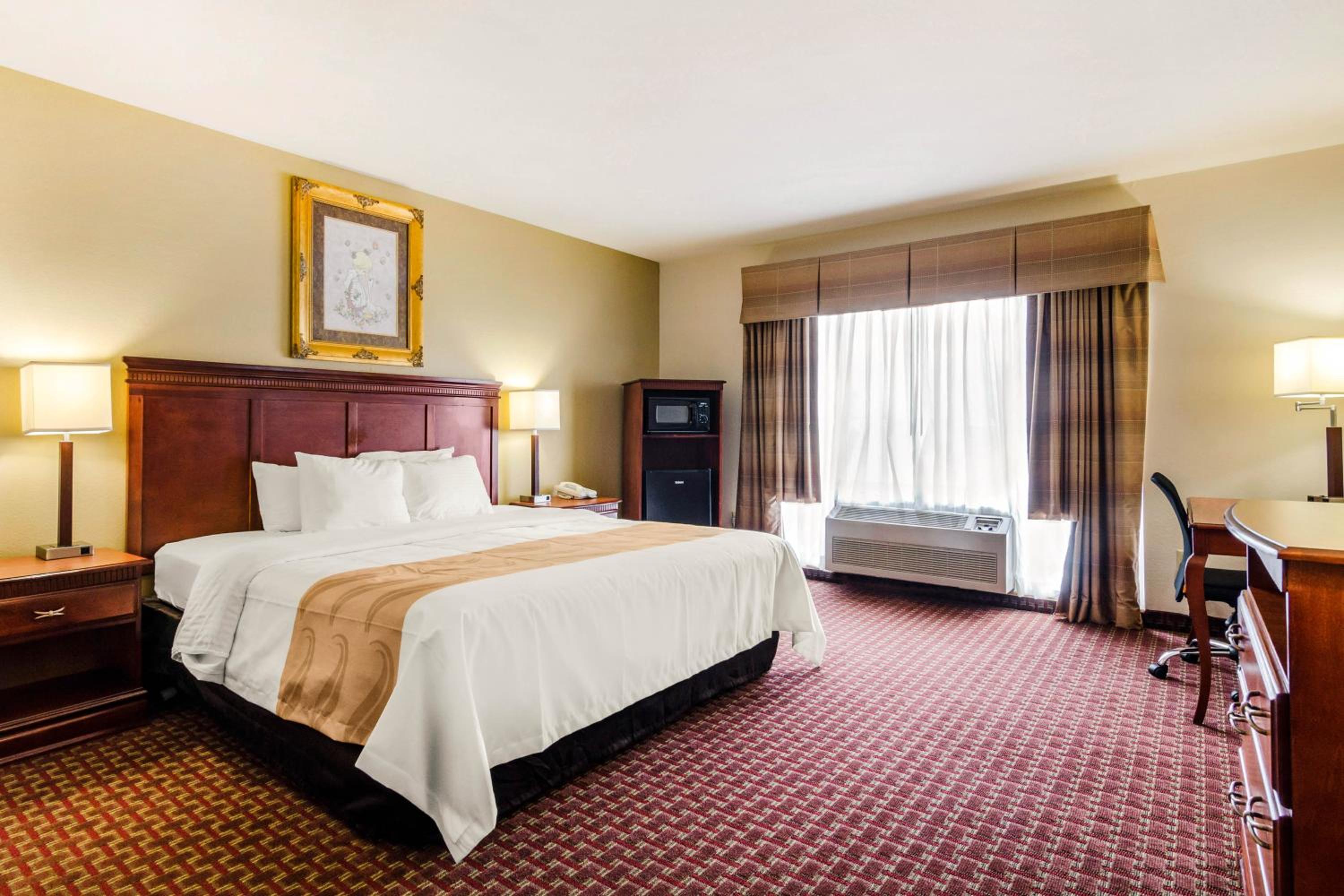 Quality Inn & Suites Carthage near Precious Moments Chapel, Fotografia 10