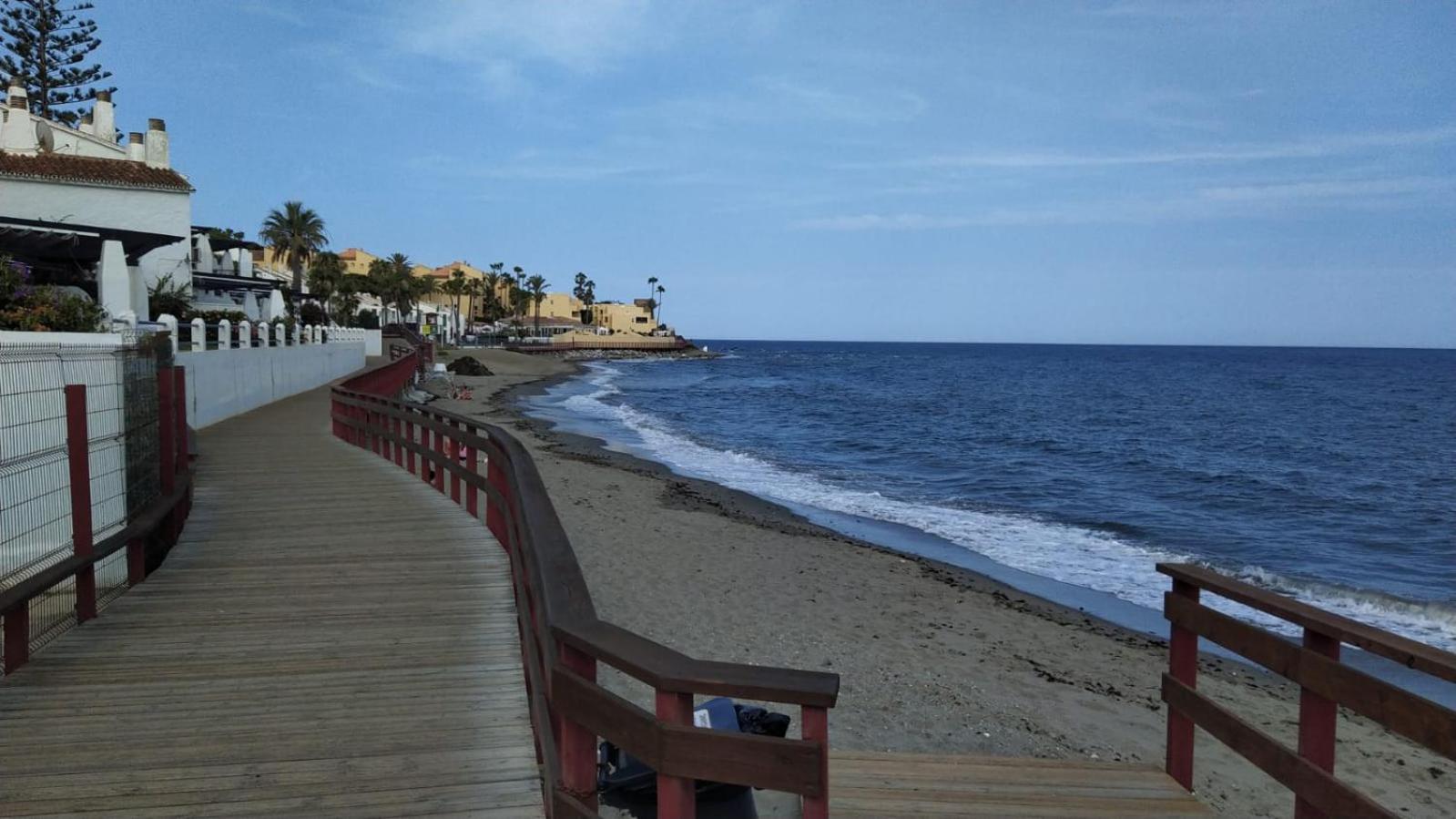 ALHAMAR apartment beachfront in Calahonda