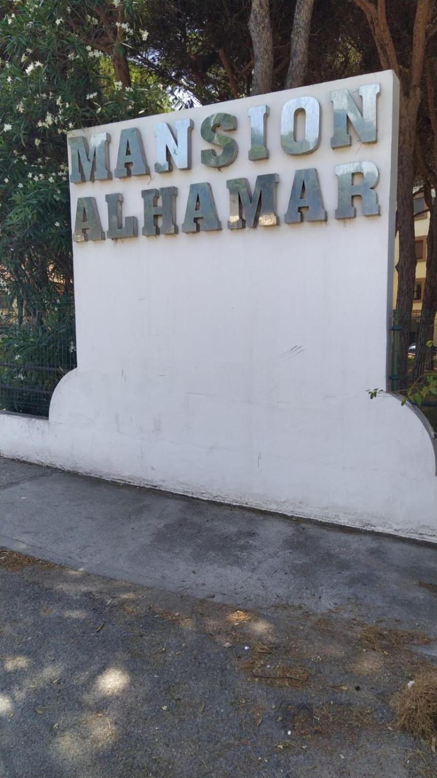 ALHAMAR apartment beachfront in Calahonda