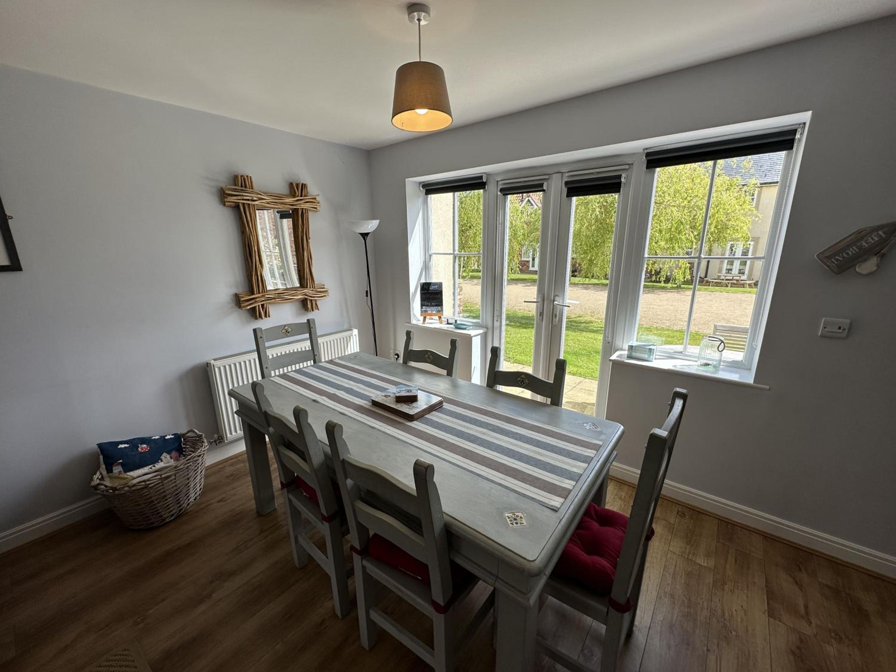 Shell Cottage - Part of the The Bay Filey Holiday Village with pool, gym and direct beach access, pub, restaurant, tennis and meadows walks