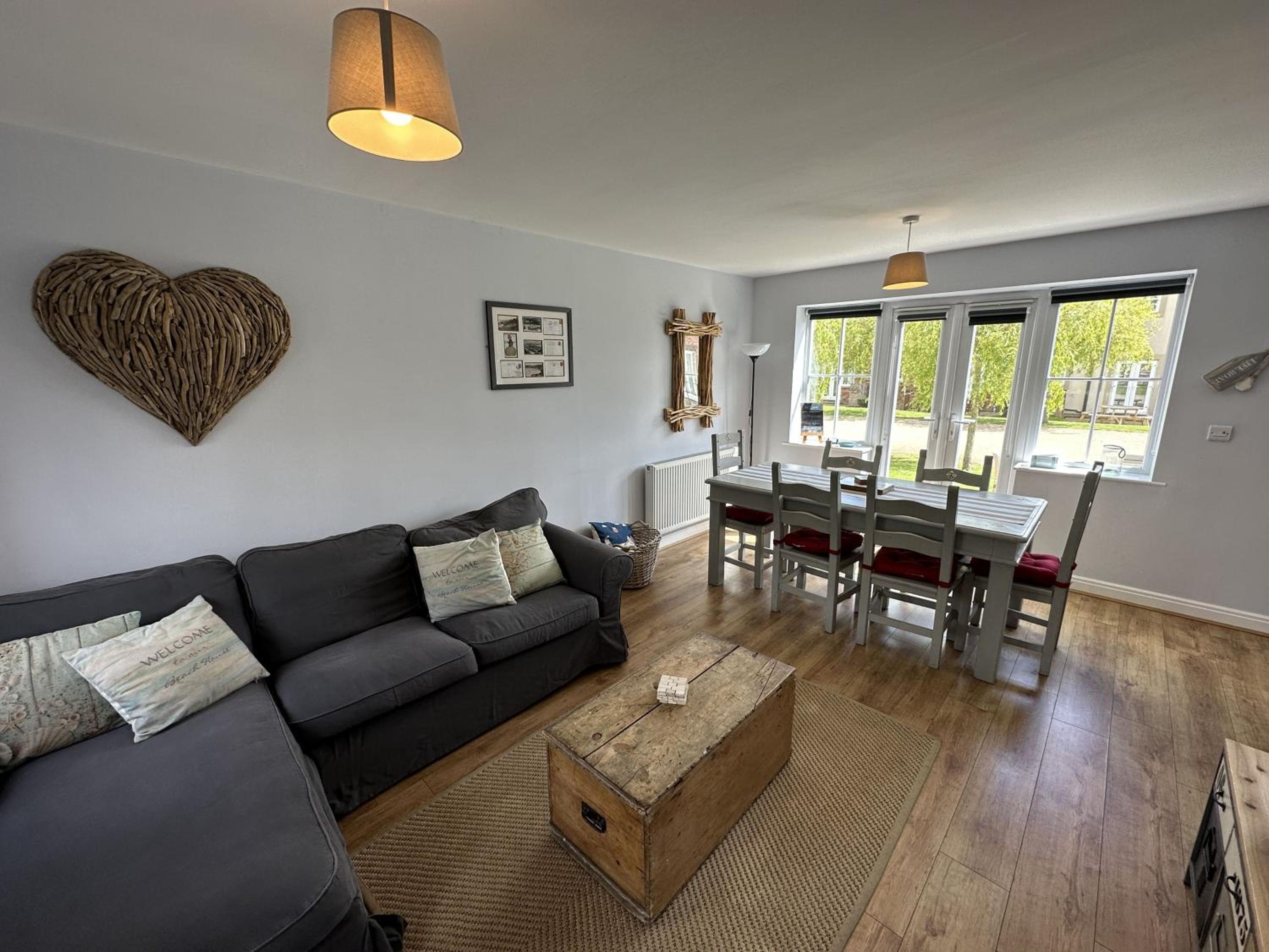 Shell Cottage - Part of the The Bay Filey Holiday Village with pool, gym and direct beach access, pub, restaurant, tennis and meadows walks