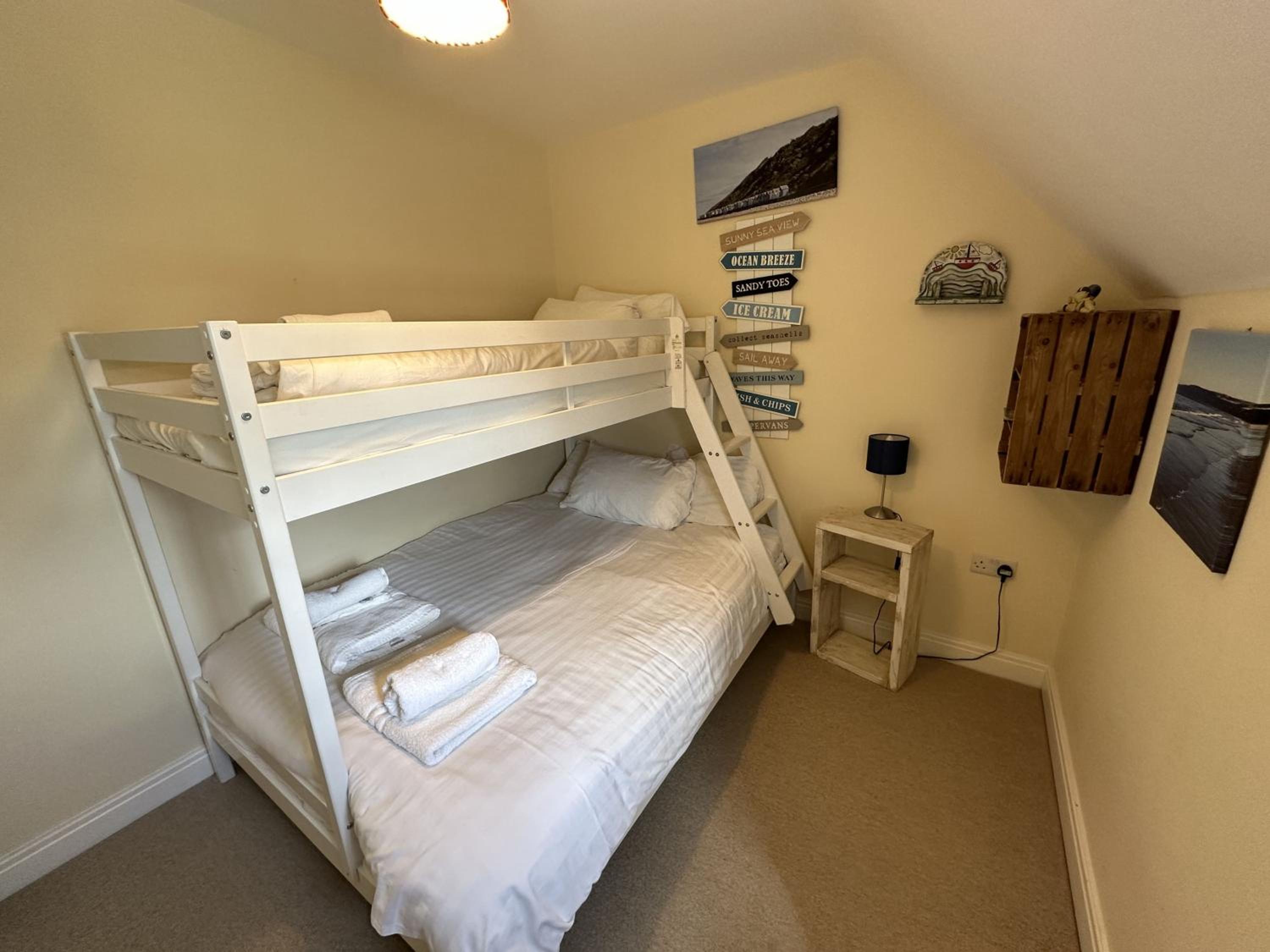 Shell Cottage - Part of the The Bay Filey Holiday Village with pool, gym and direct beach access, pub, restaurant, tennis and meadows walks