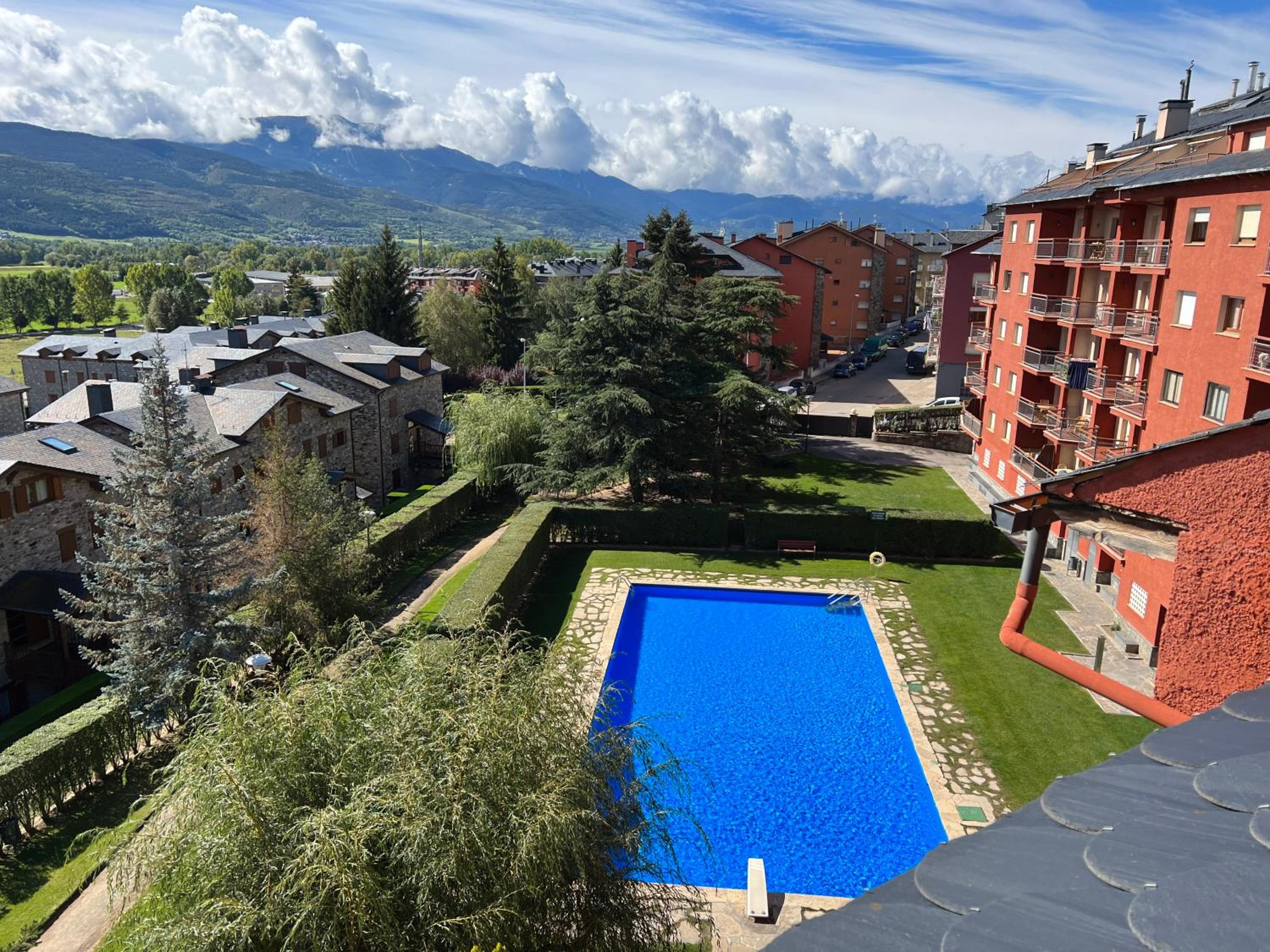 Piso Puigcerda vistas y piscina