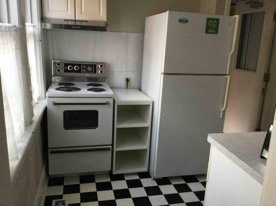 Adorable 2-bedroom unit with jacuzzi beside falls