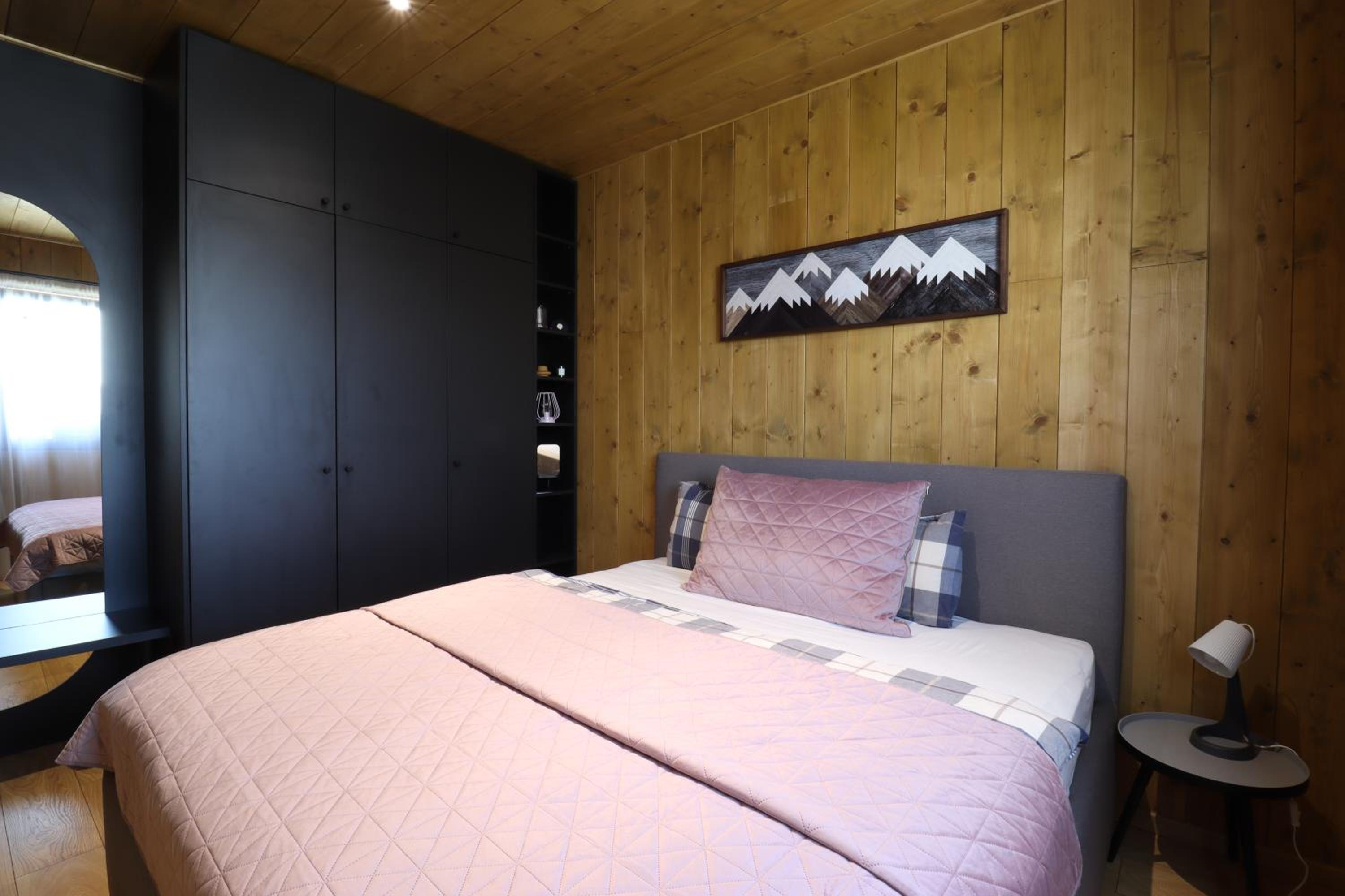 CHALET COBURG view 4