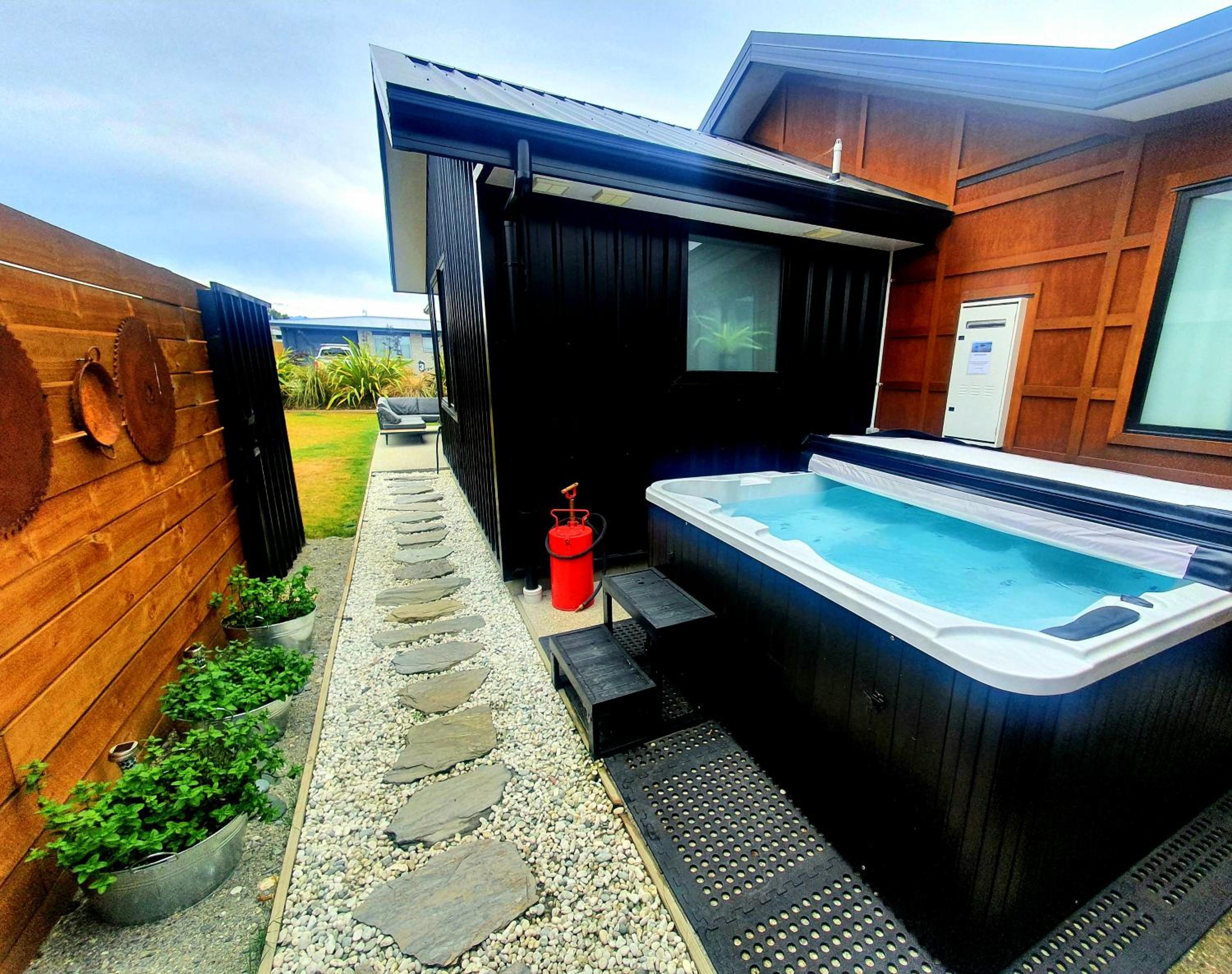 Hawea Heaven: Superking beds + Hot Tub + Mountain view 4