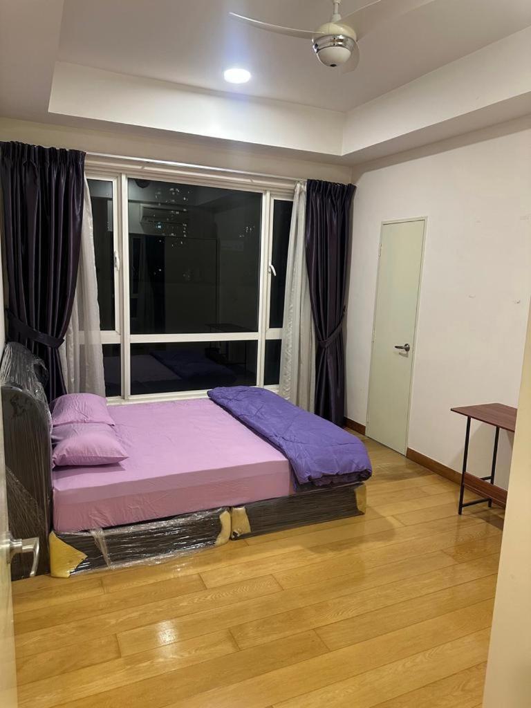 Luxzell Room KLCC Sharing House with other Guests