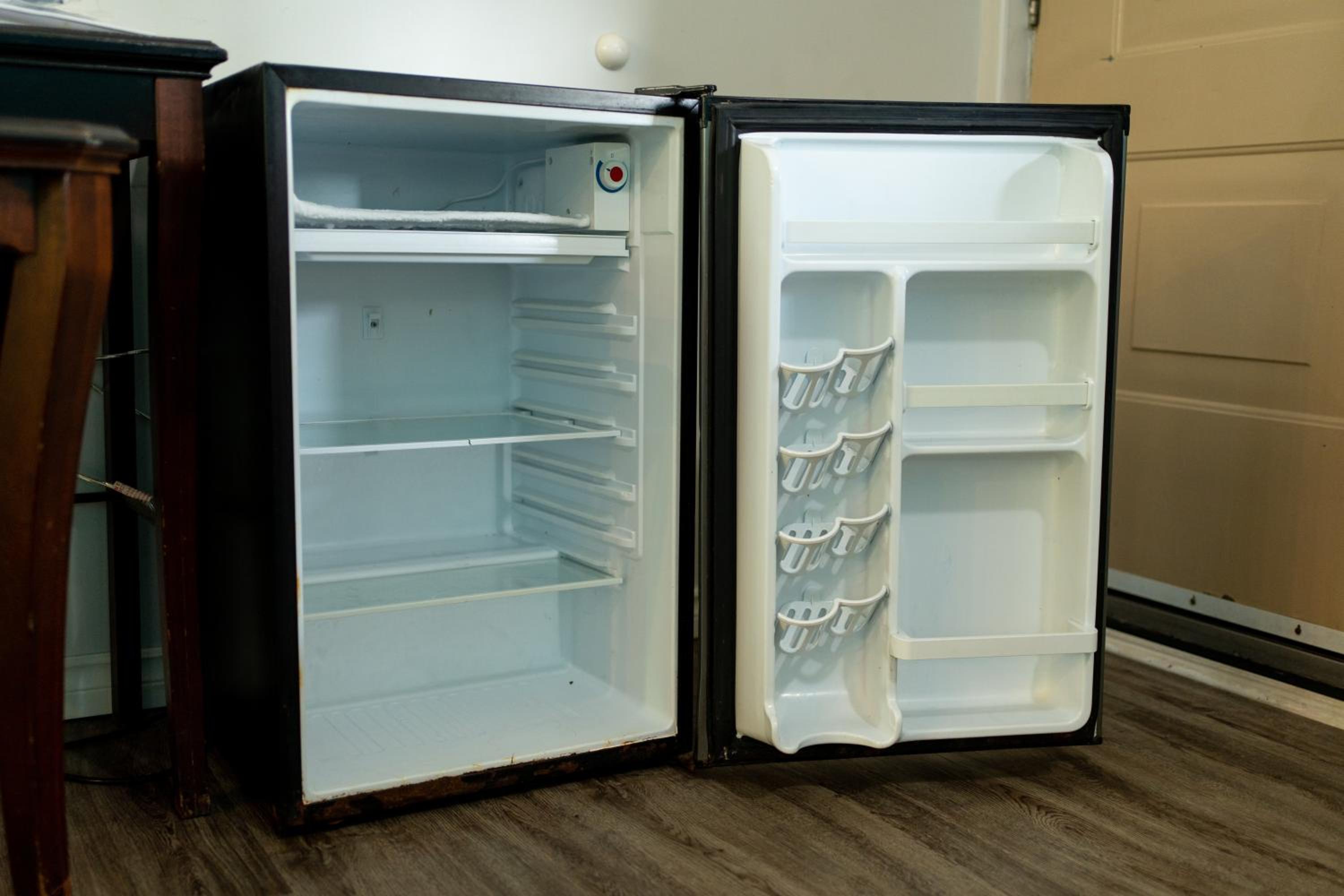 Howard Johnson by Wyndham Niagara Falls - Image 4