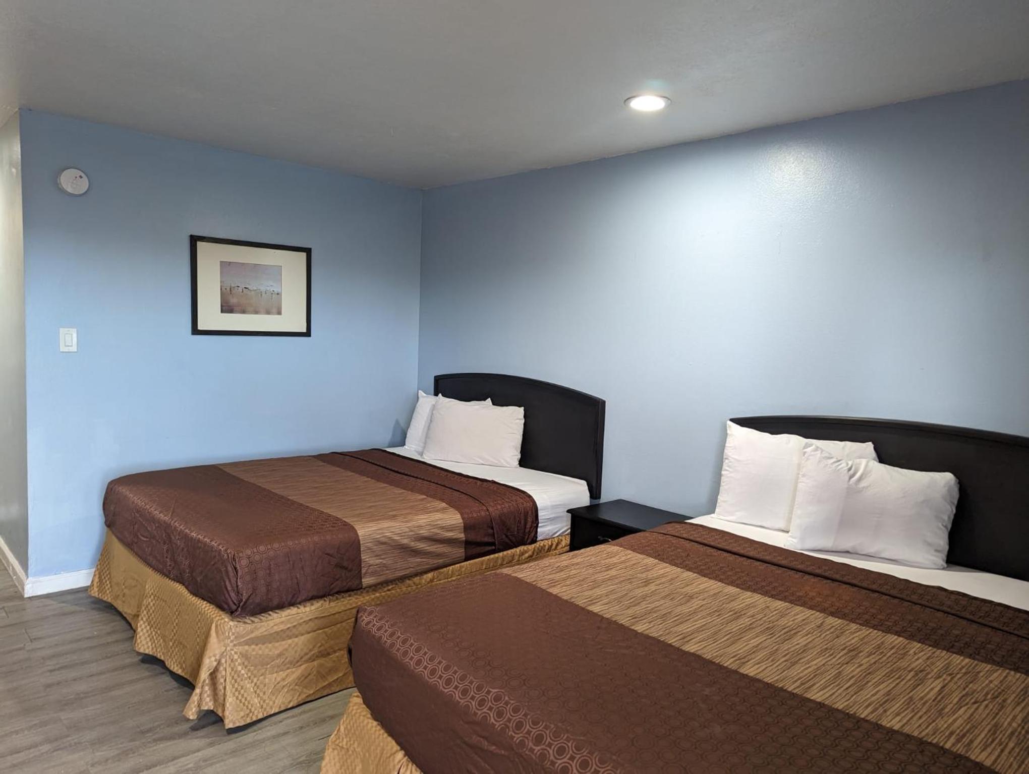 BEST MOTEL on Historic Route 66, Barstow view 2