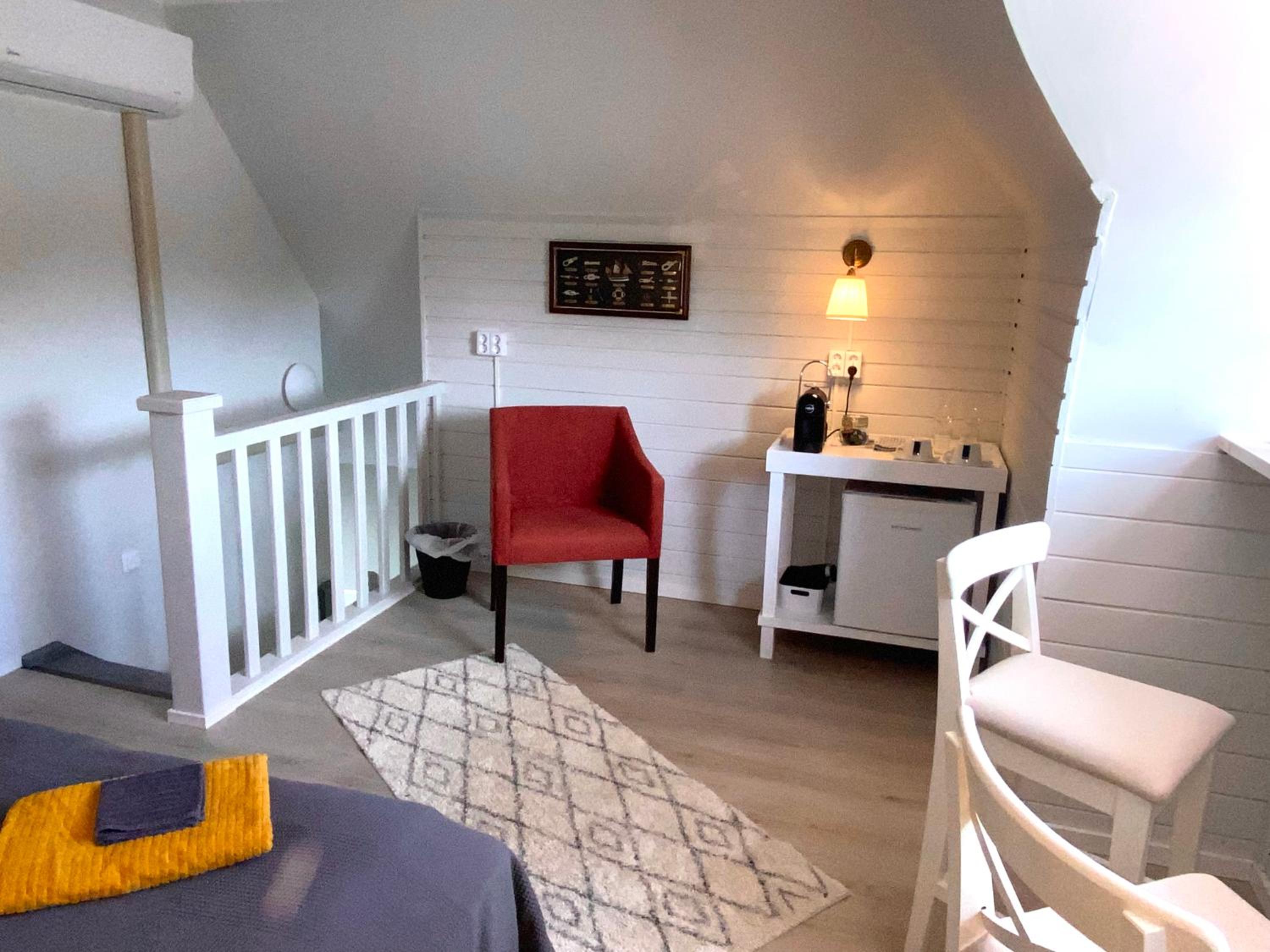 Kapteni tuba - Captains room - Central Square in Kärdla view 5