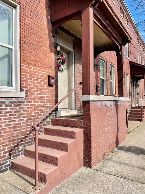 Hotel Color Pop Casa - 2BR/1BA Townhome near Ford Center - Image 1