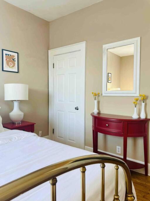 Color Pop Casas - Townhomes near Ford Center