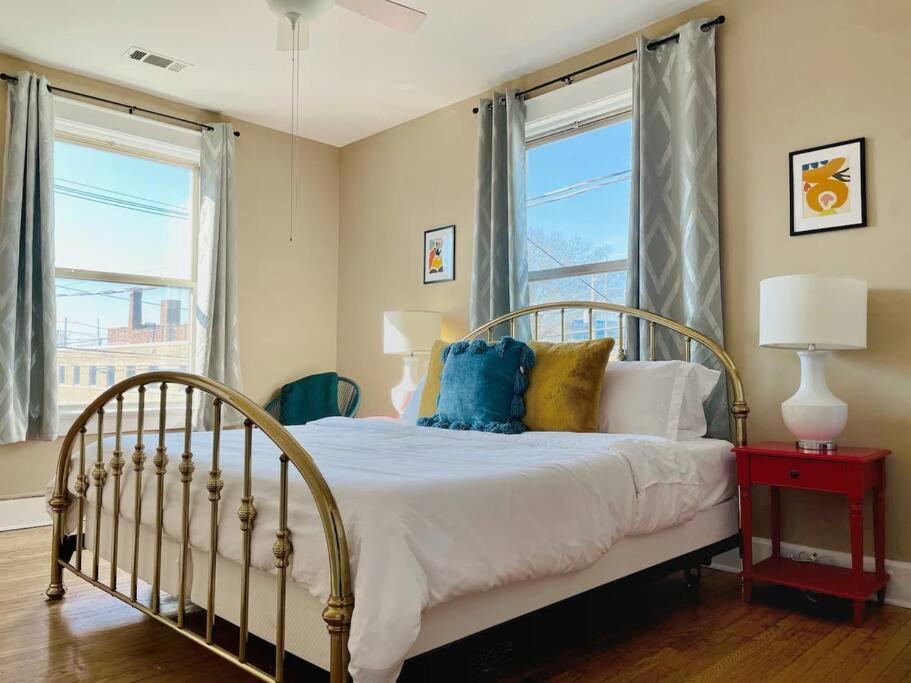 Color Pop Casas - Townhomes near Ford Center