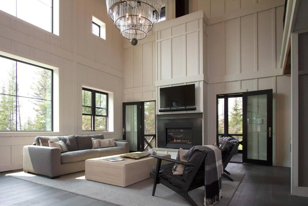 Ski, Golf, Trails, Winery, Lake View, Lutsen, Grand Marias - Sleeps 8 view 2
