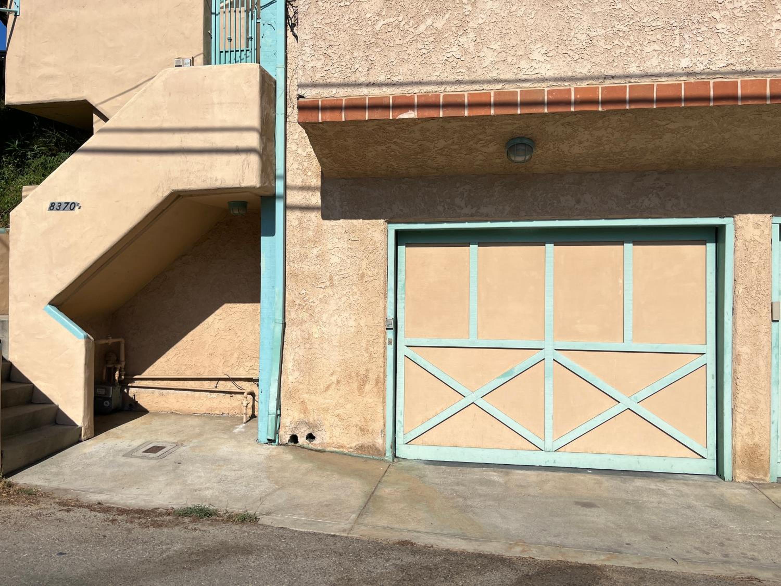 Laurel Canyon Hideaway - booking issues email Lawrencelaurelcyn at gmail
