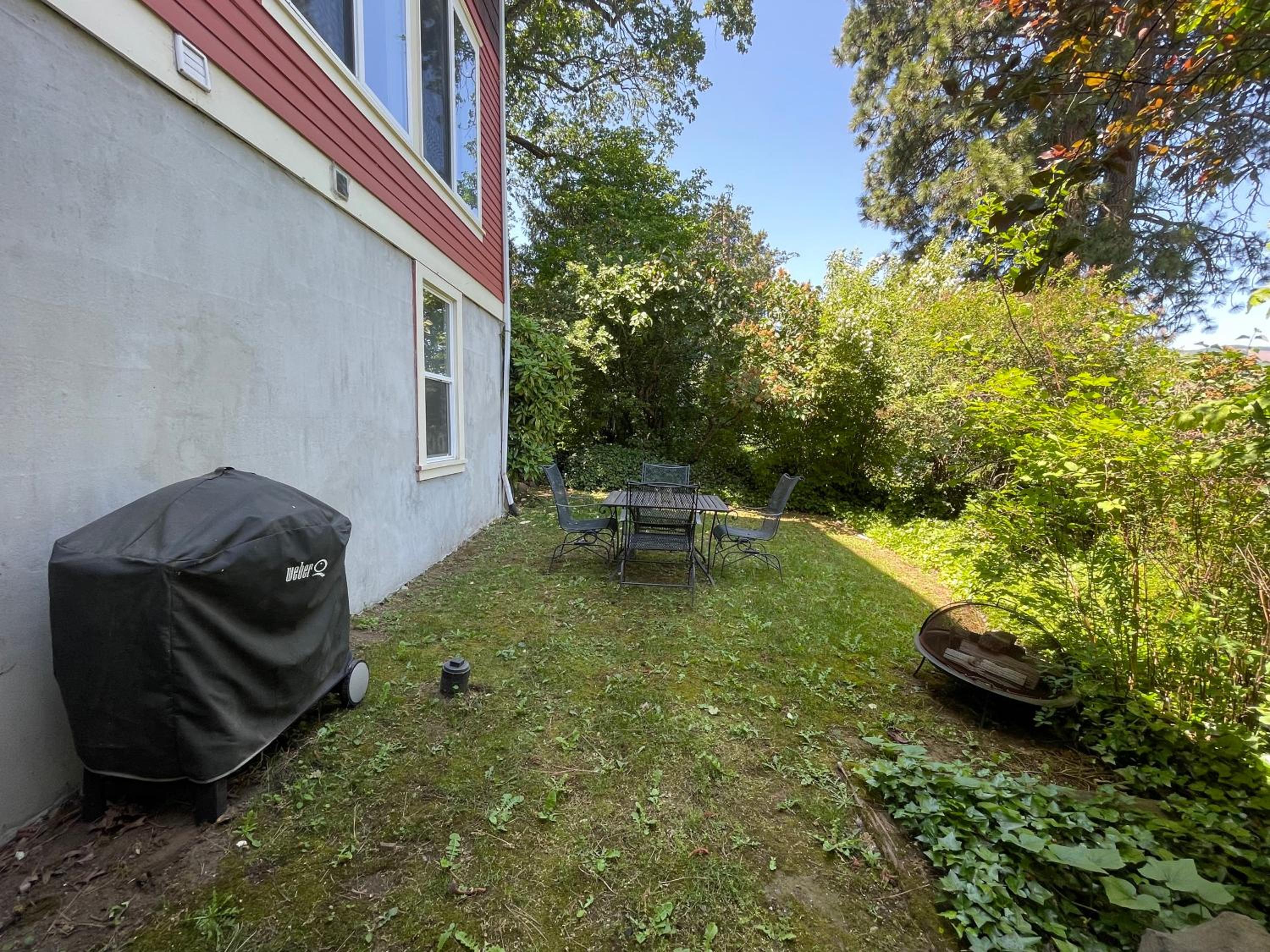 Roomy Hideaway Walking Distance to Downtown Hood River view 5
