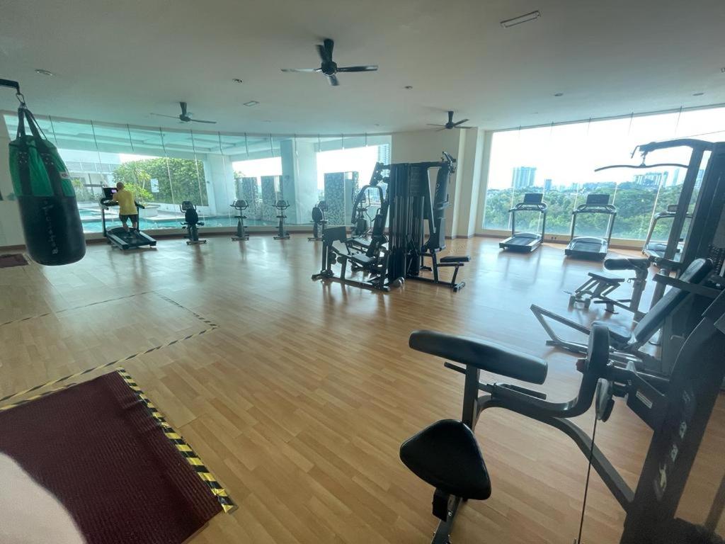 10Pax 4 Room Hidden Gem Sri Petaling 3 min Bukit Jalil Stadium
