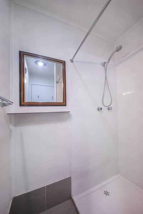 Kangaroo Kabin - Entire cabin, 5mins to the beach