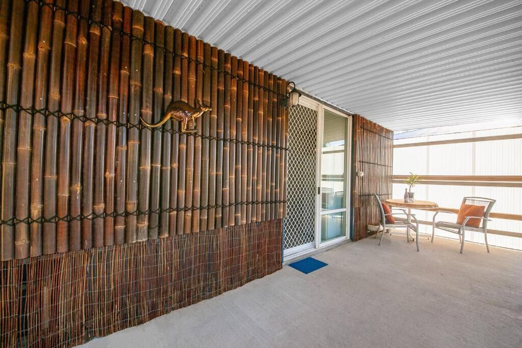 Kangaroo Kabin - Entire cabin, 5mins to the beach