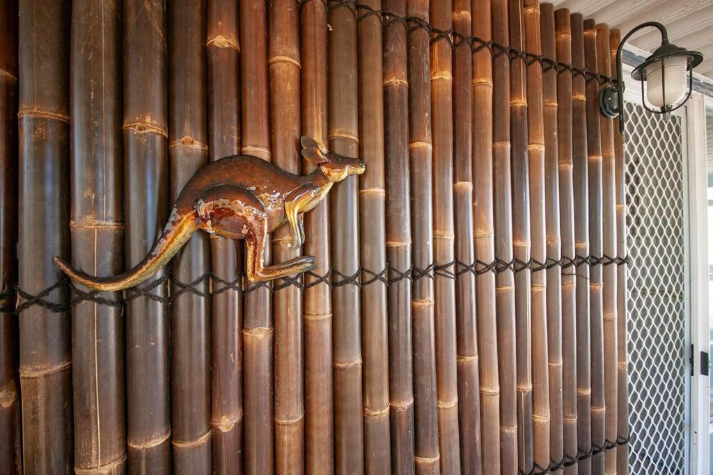 Kangaroo Kabin - Entire cabin, 5mins to the beach
