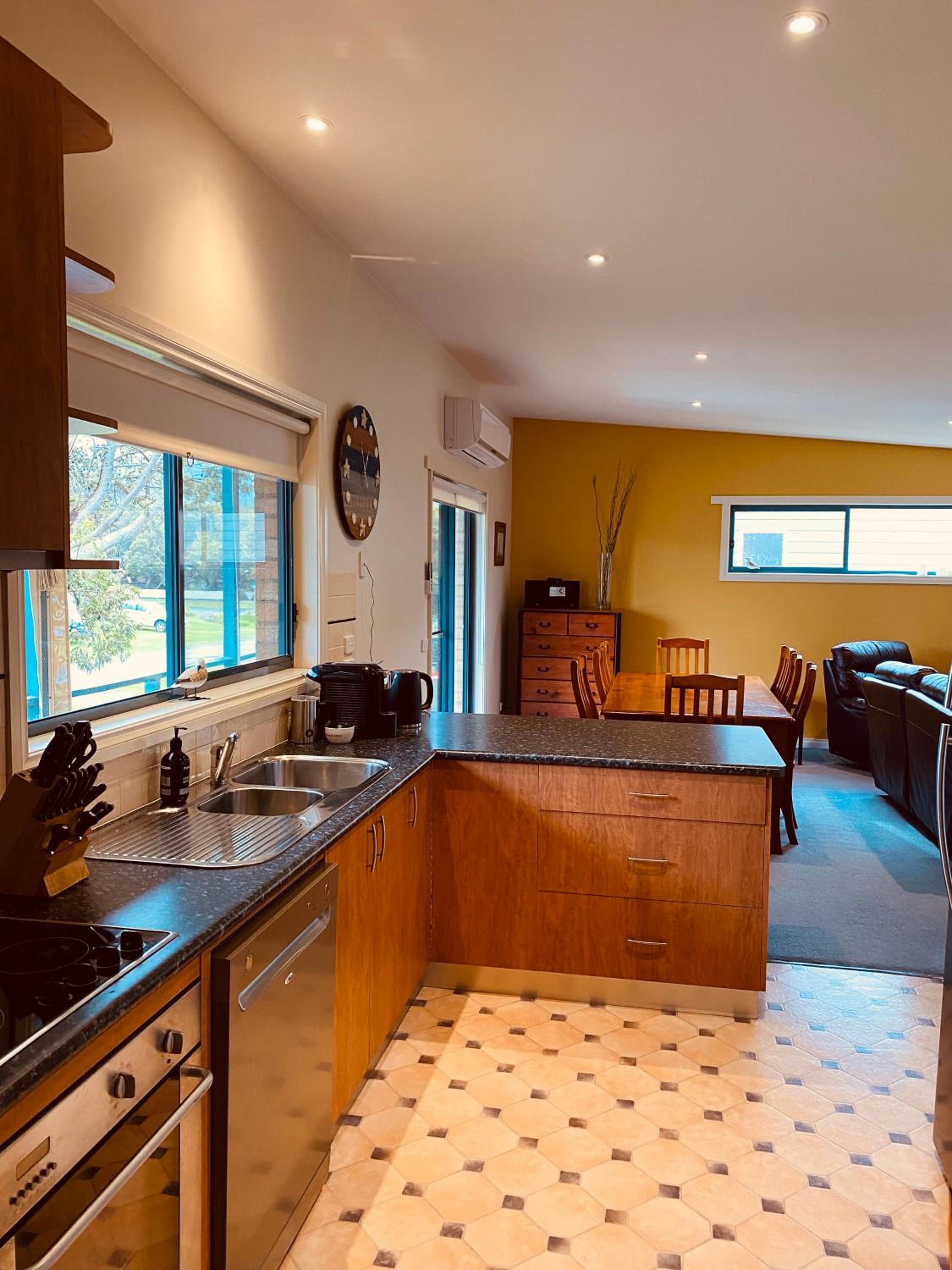 Apollo Bay Hideaway 5 minute walk to the beach
