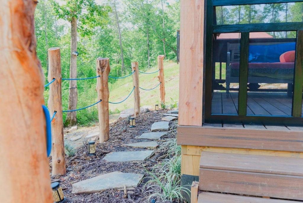 Blackbird Cabin