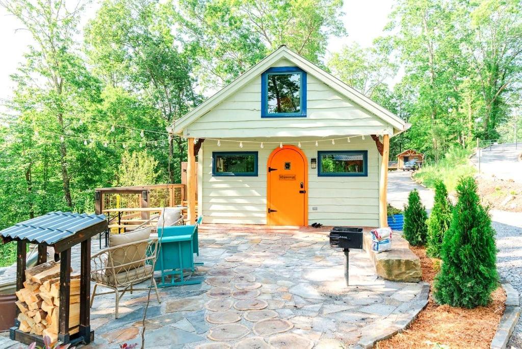 Blackbird Cabin