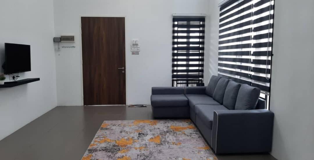 MUSLlM only WIFI 3 aircond room Tulip Homestay Hospital Sultanah Bahiyah photo 3