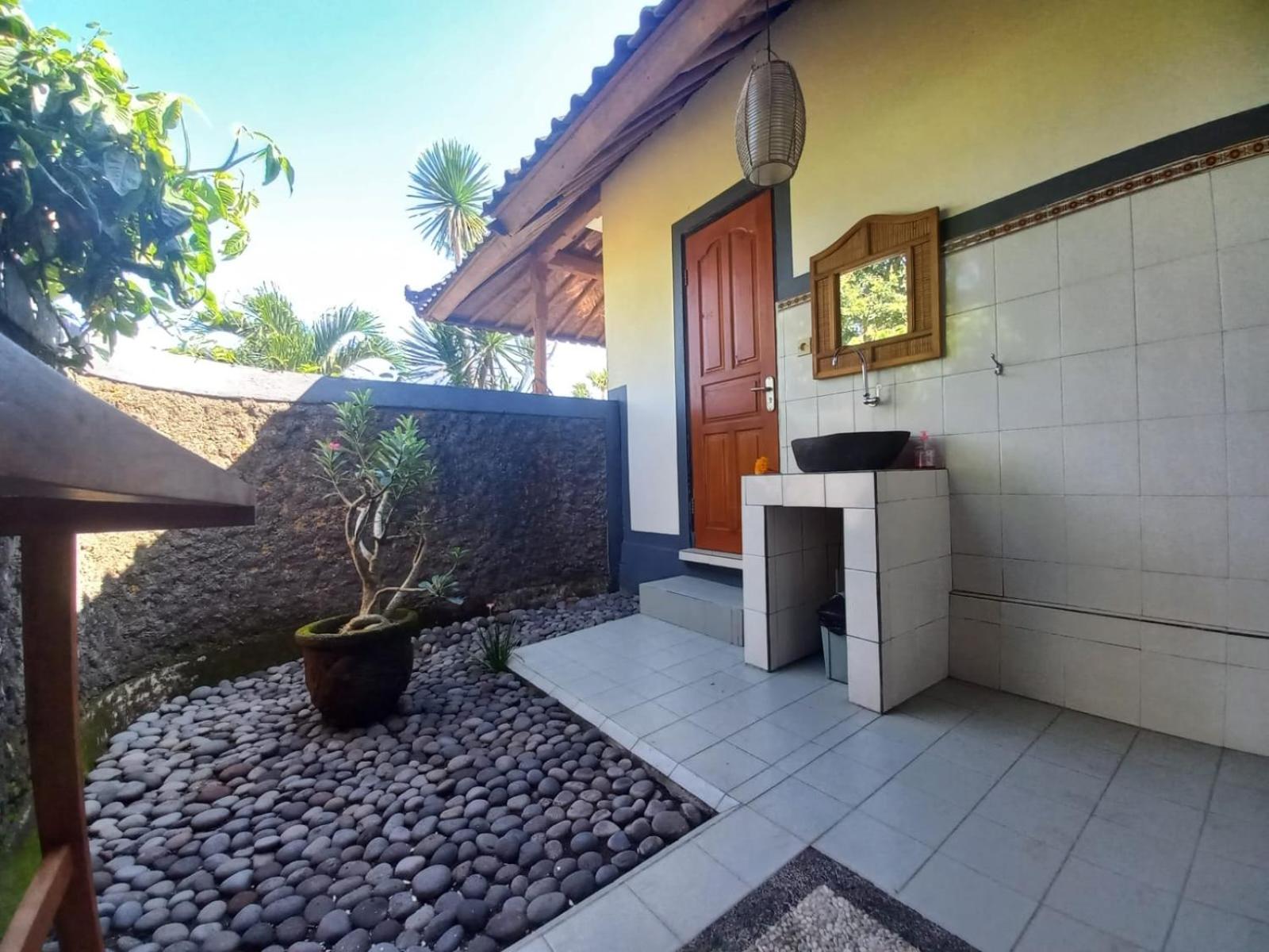Frangipani Inn & Restaurant