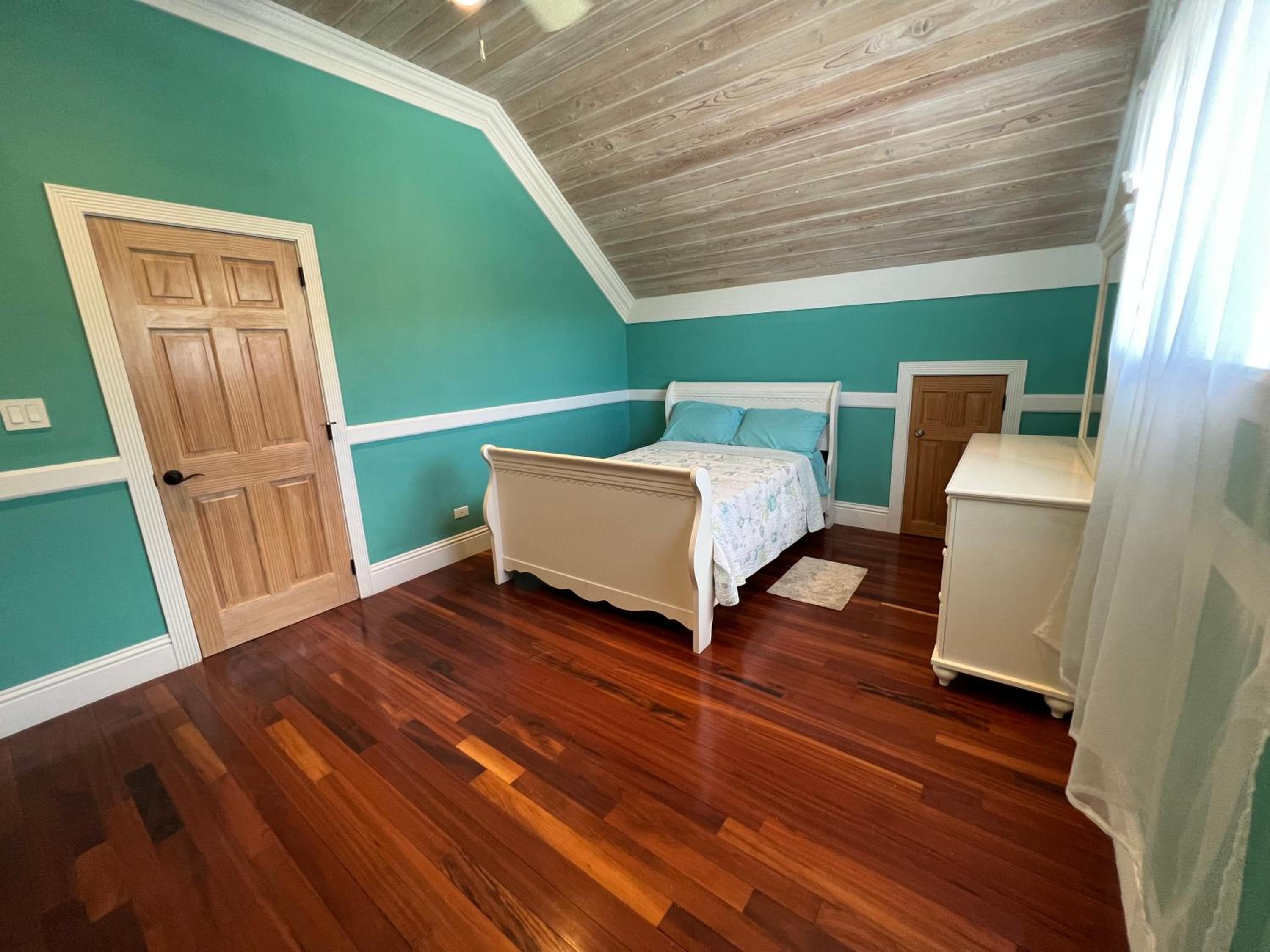 Hidden Gem Exuma - KING BED master suite and central air