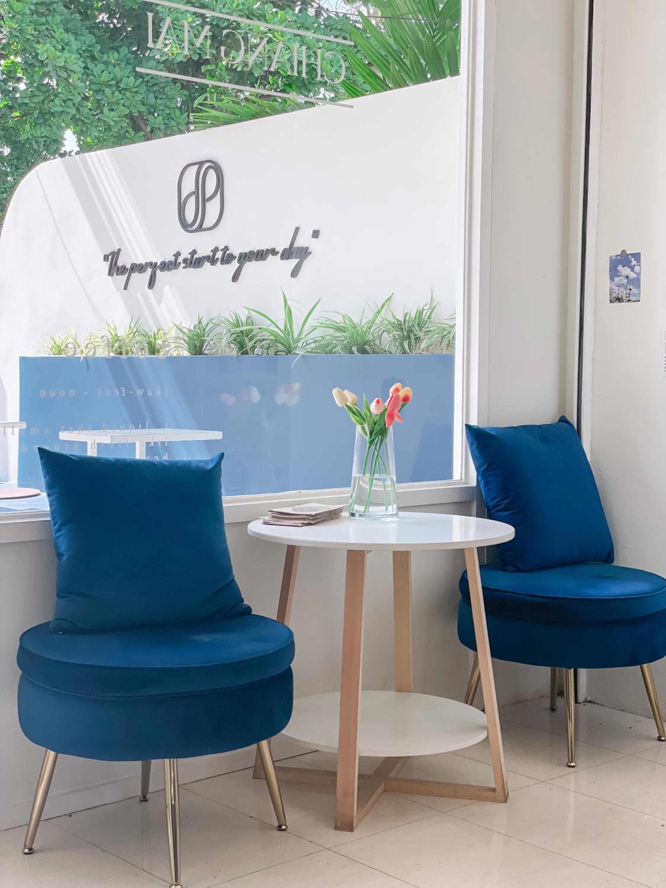 Shapel Hostel and Cafe