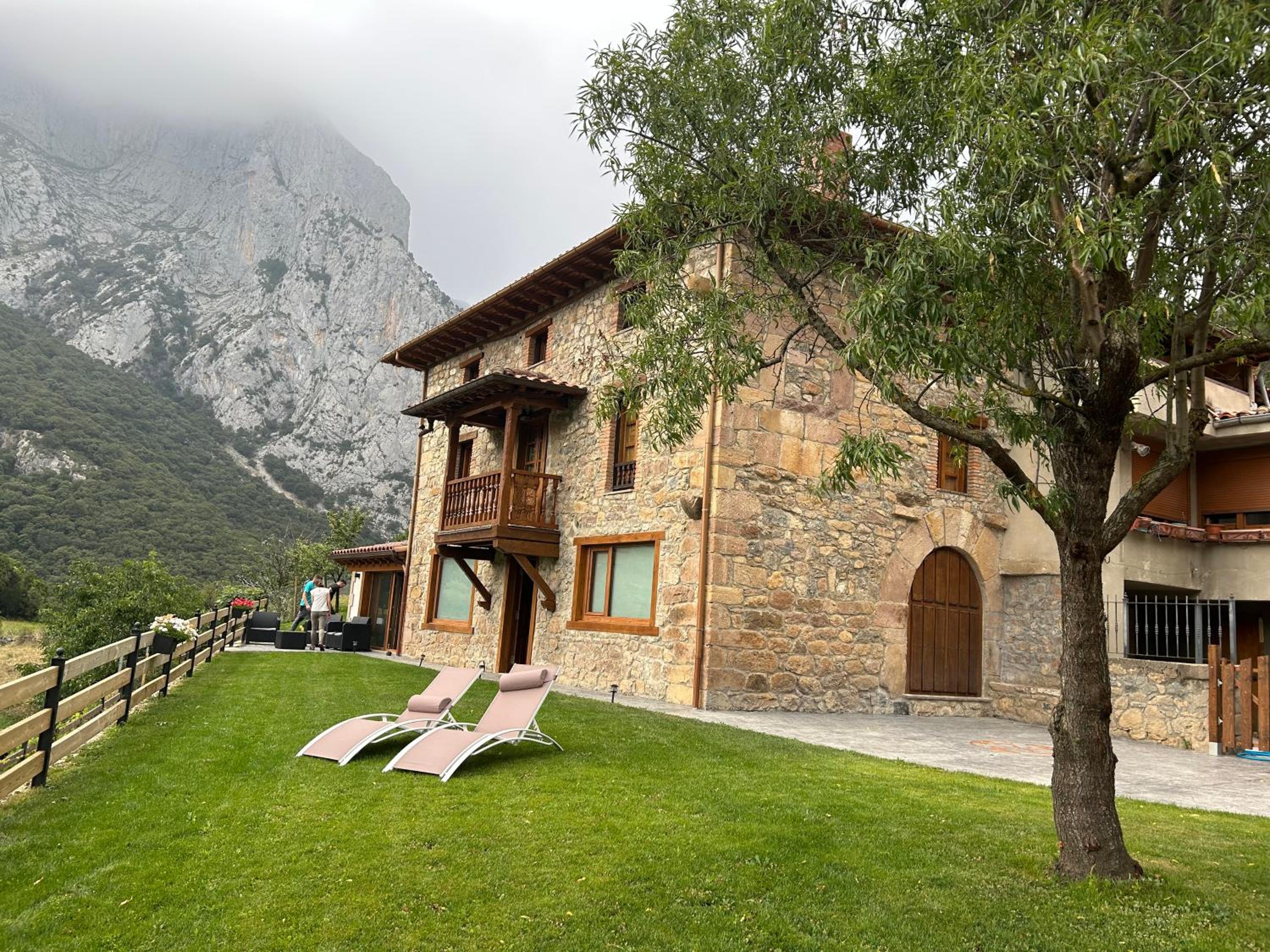 Casa Maribel. Casa rural en Lebeña, Picos de Europa view 2