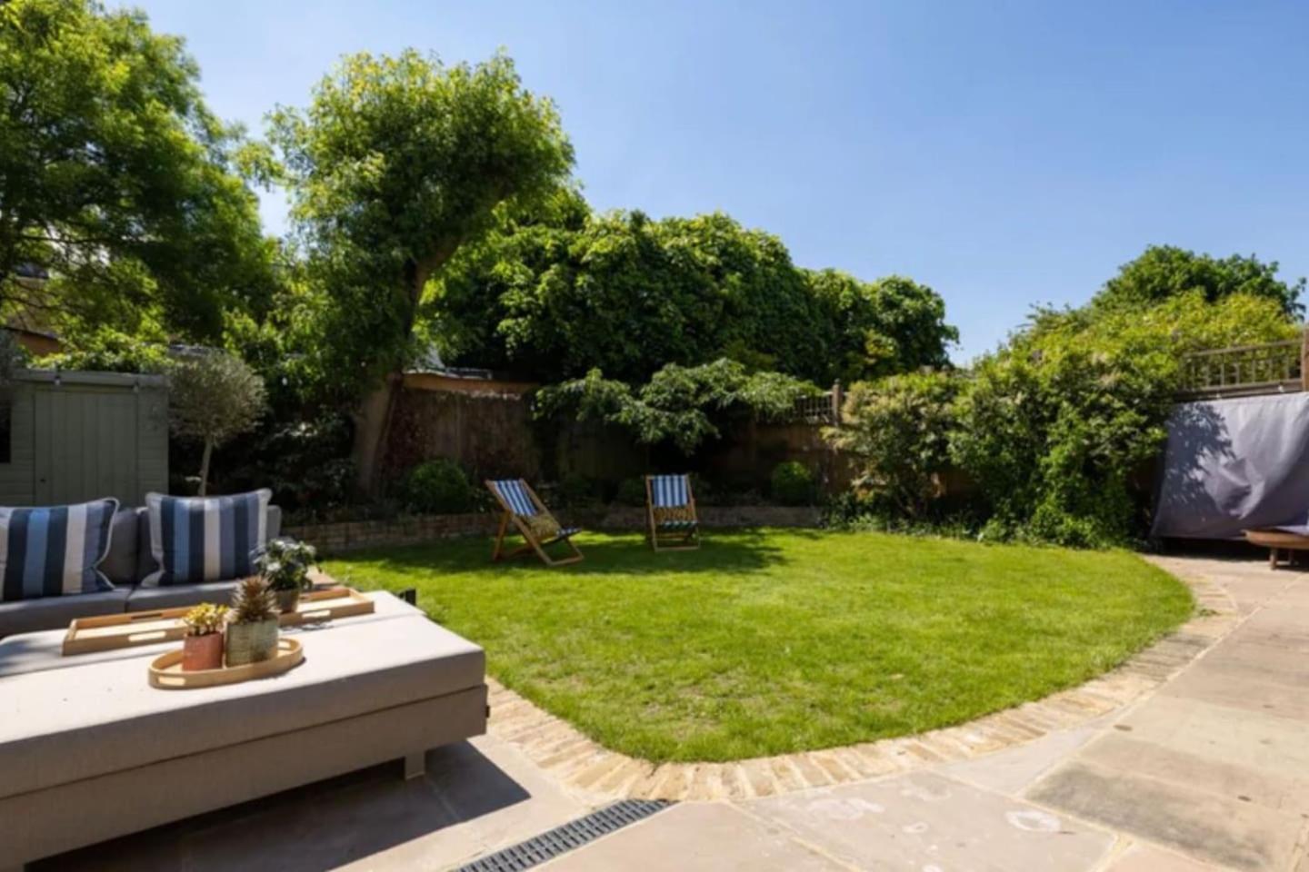 Heaver House - stunning, large, 5BR house nr tube and tooting common