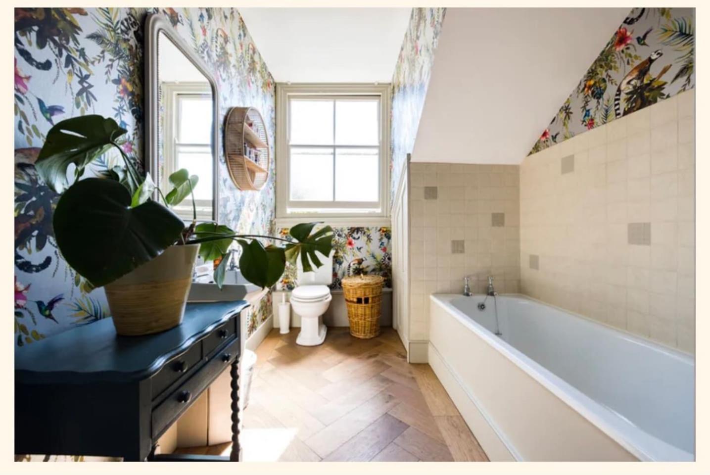 Heaver House - stunning, large, 5BR house nr tube and tooting common